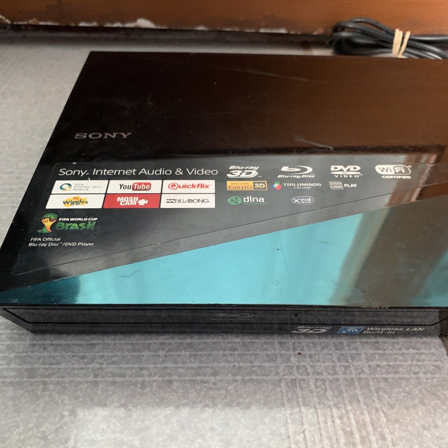 Sony Bluray 3D DVD Player WiFi BDP-S5100 with Remote Control Region B & 4