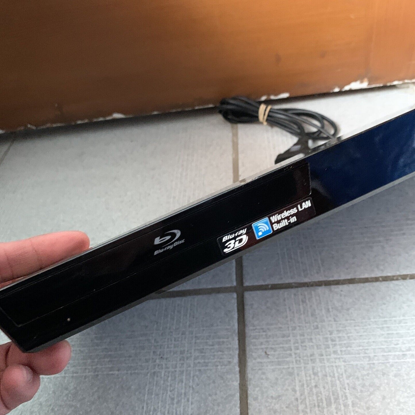 Sony Bluray 3D DVD Player WiFi BDP-S5100 with Remote Control Region B & 4
