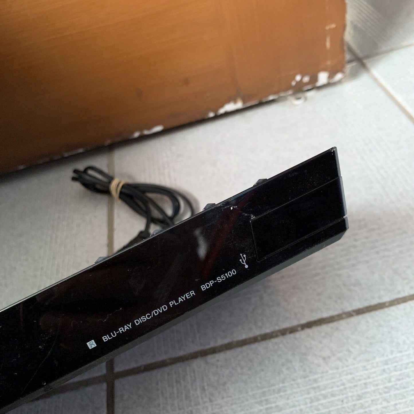 Sony Bluray 3D DVD Player WiFi BDP-S5100 with Remote Control Region B & 4