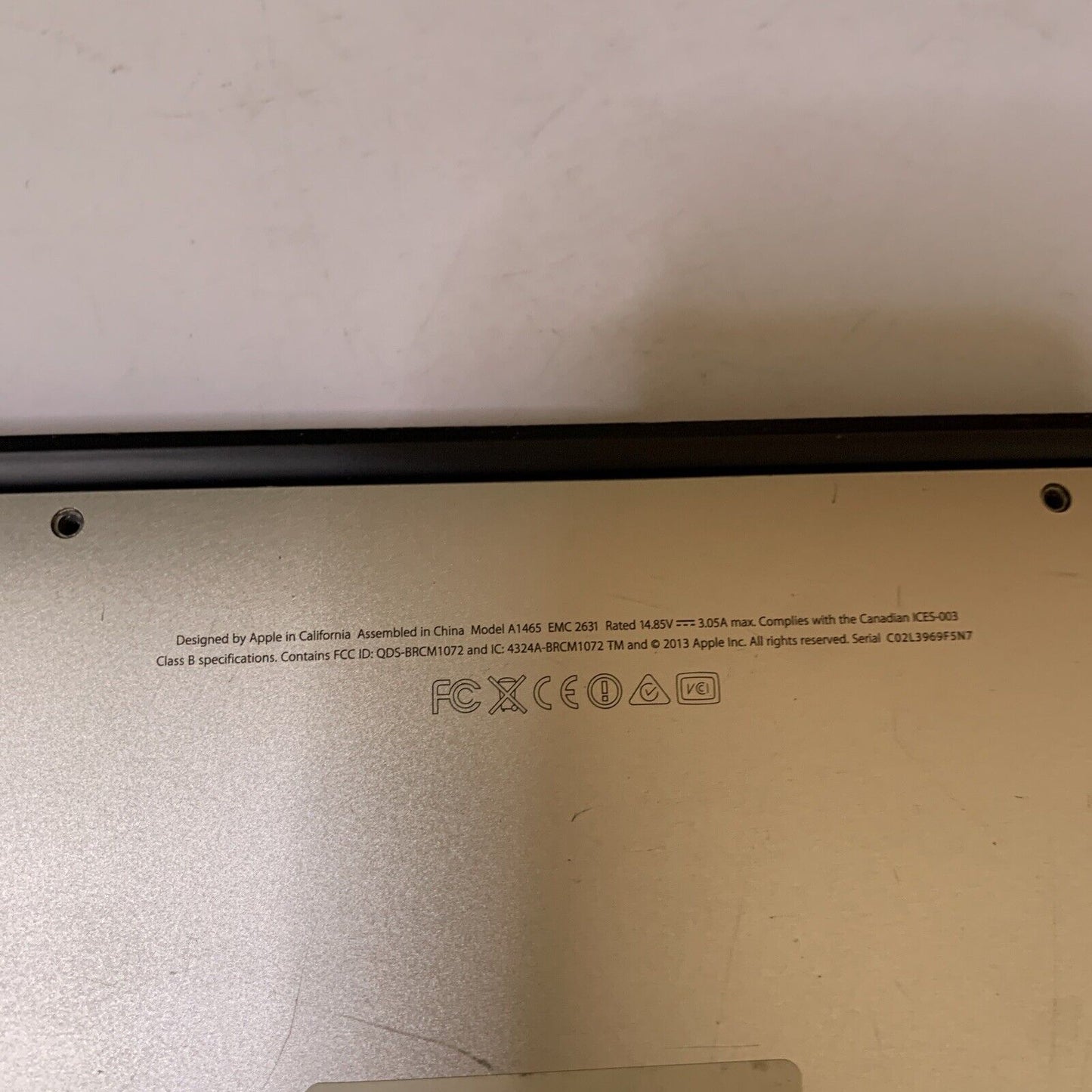 Apple MacBook Air 11" A1465 intel i5 1.3Ghz 4GB RAM 500GB *For Parts Or Repair