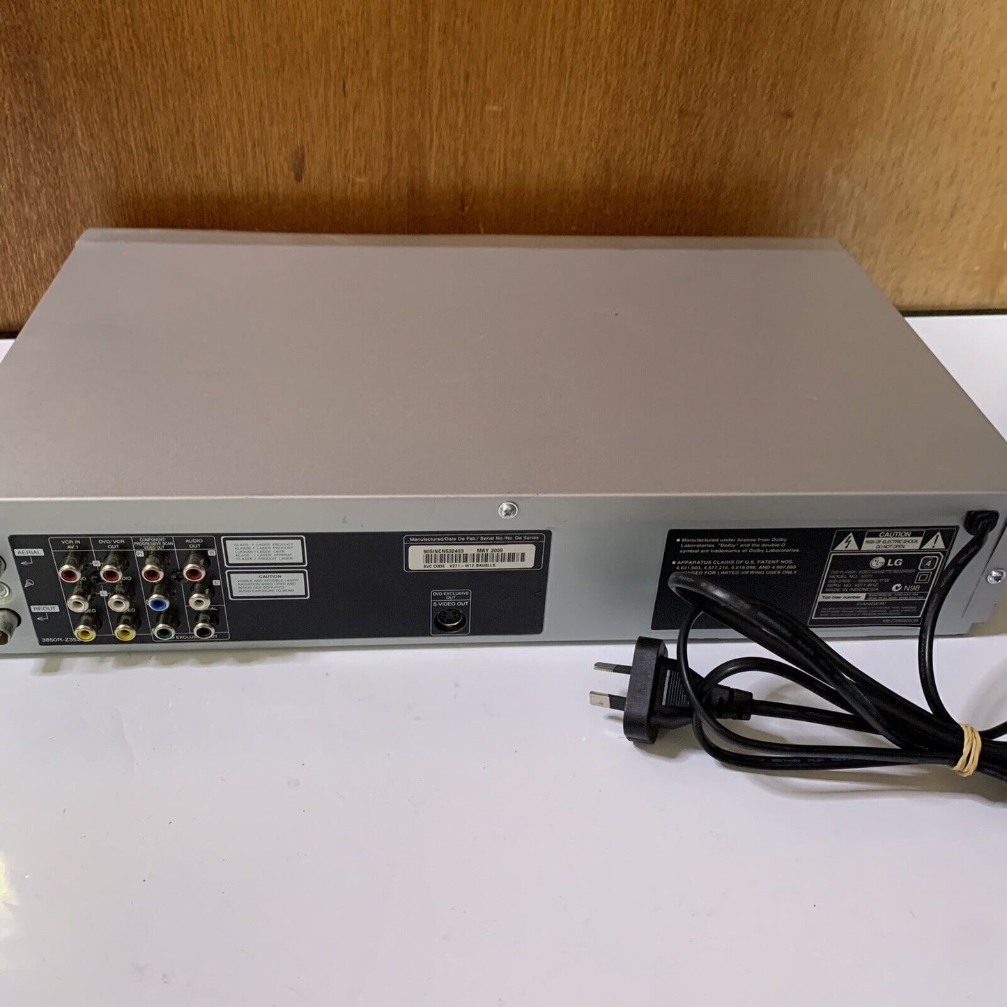 LG V271 DVD & VHS VCR Combo Player 6 Head HiFi PAL Region 4 with Remote