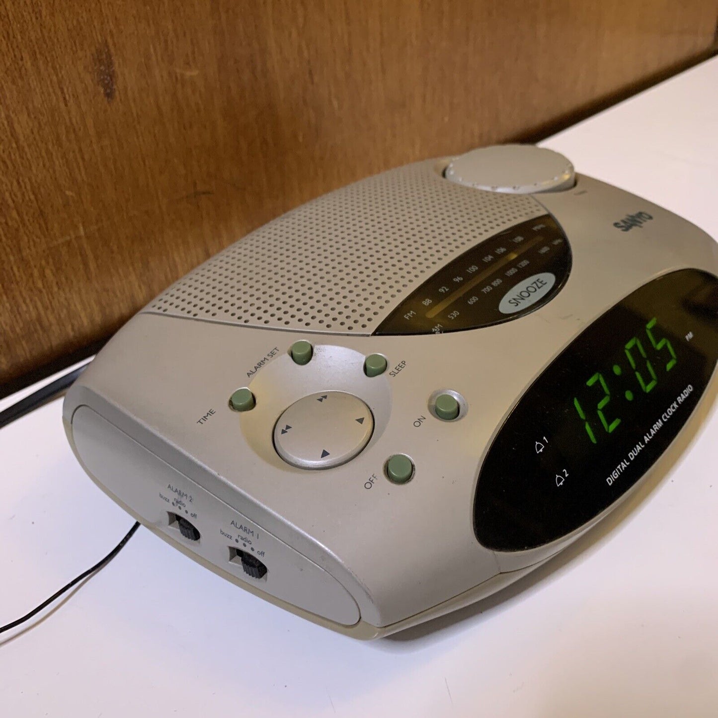 Sanyo RM 6025 Radio AM/FM Alarm Clock