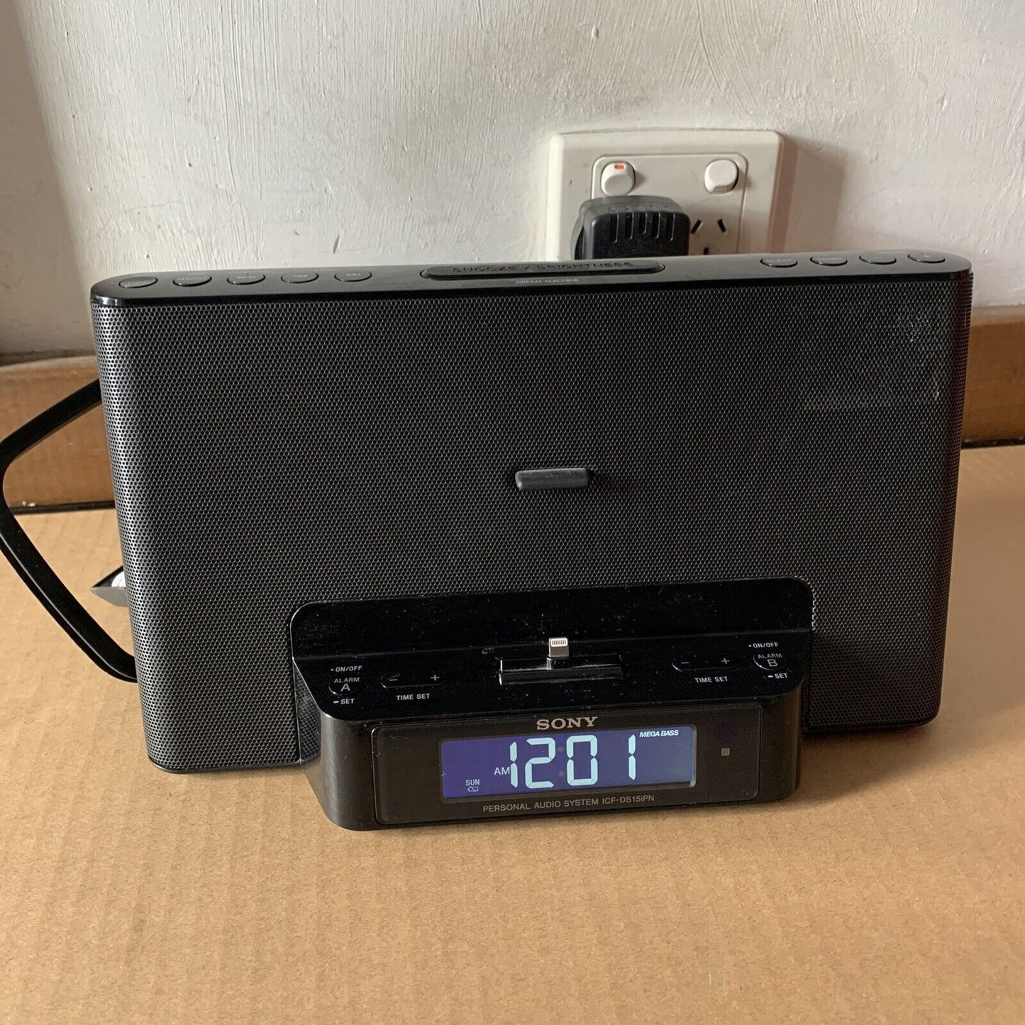 Sony ICF-DS15iPN Lightning Audio Dock Alarm Clock