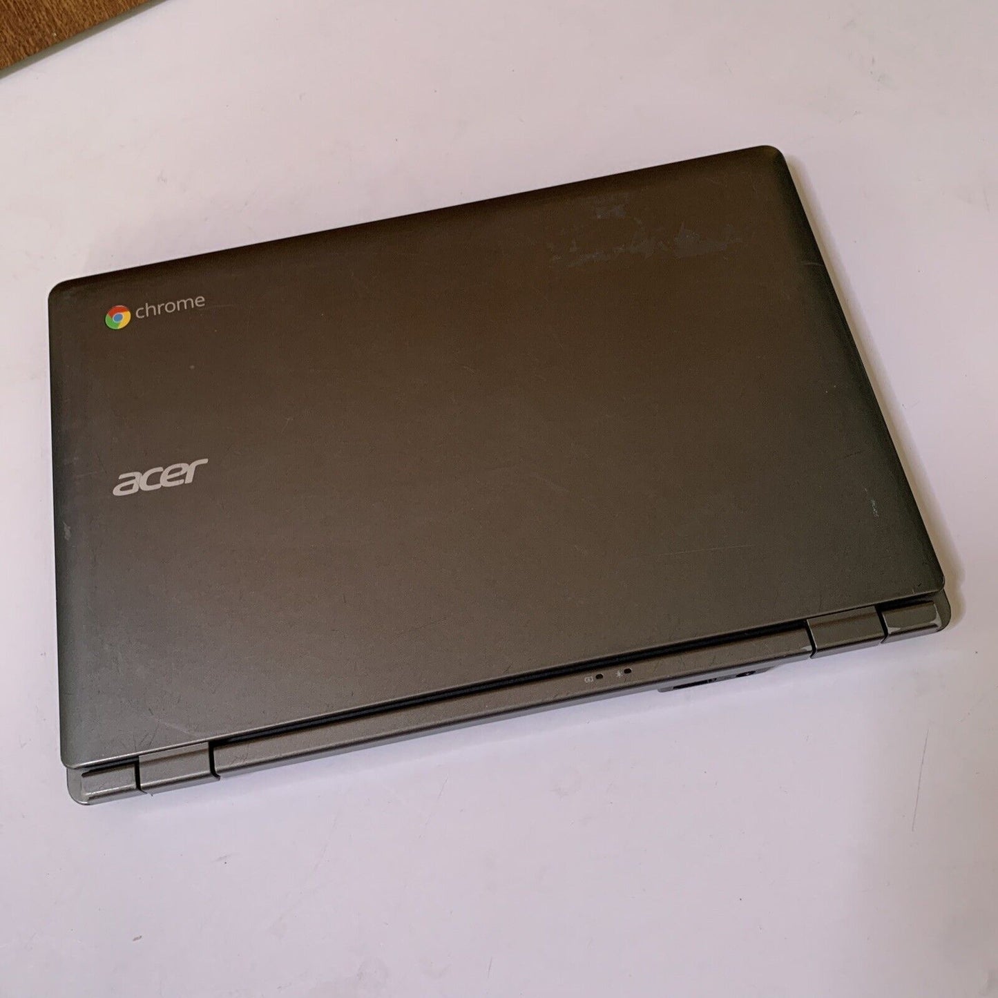 Acer C730-C4V9 Chromebook 11.6" Intel N2930 2.16 GHz *Missing Key + Flat Battery