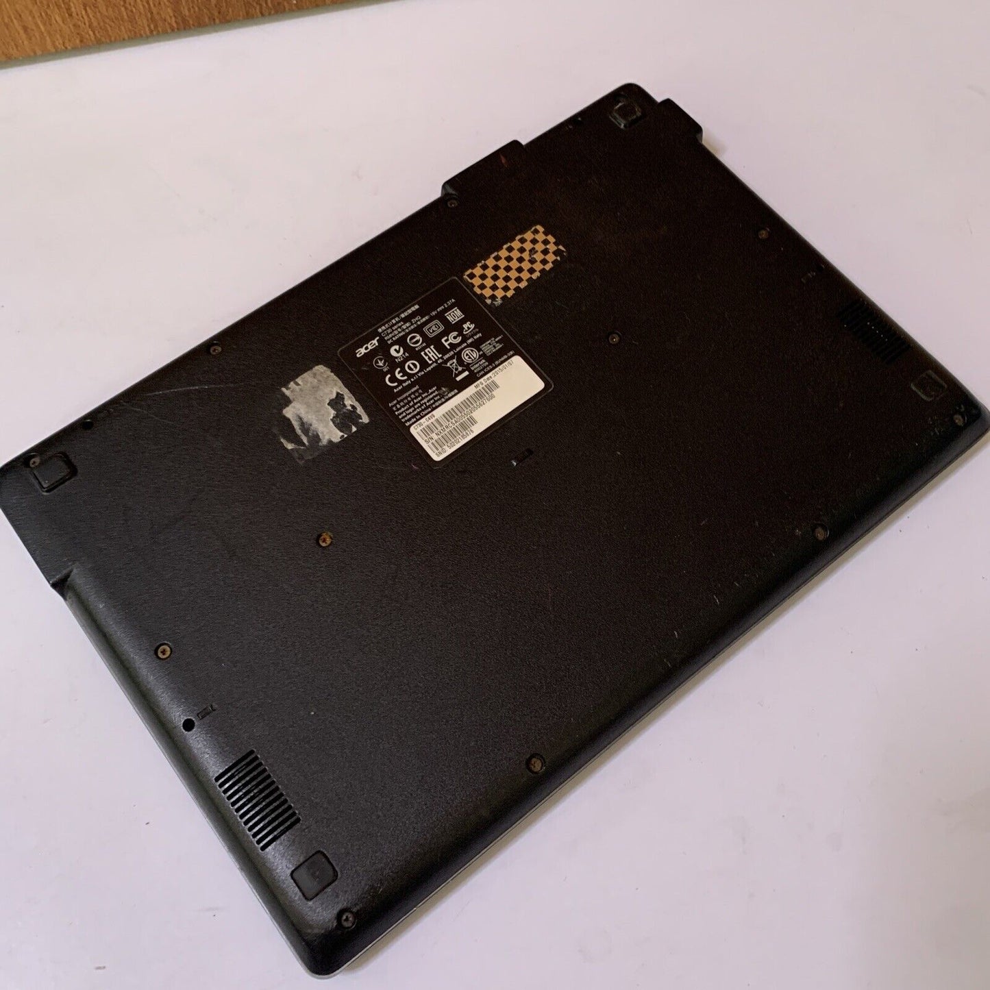 Acer C730-C4V9 Chromebook 11.6" Intel N2930 2.16 GHz *Missing Key + Flat Battery