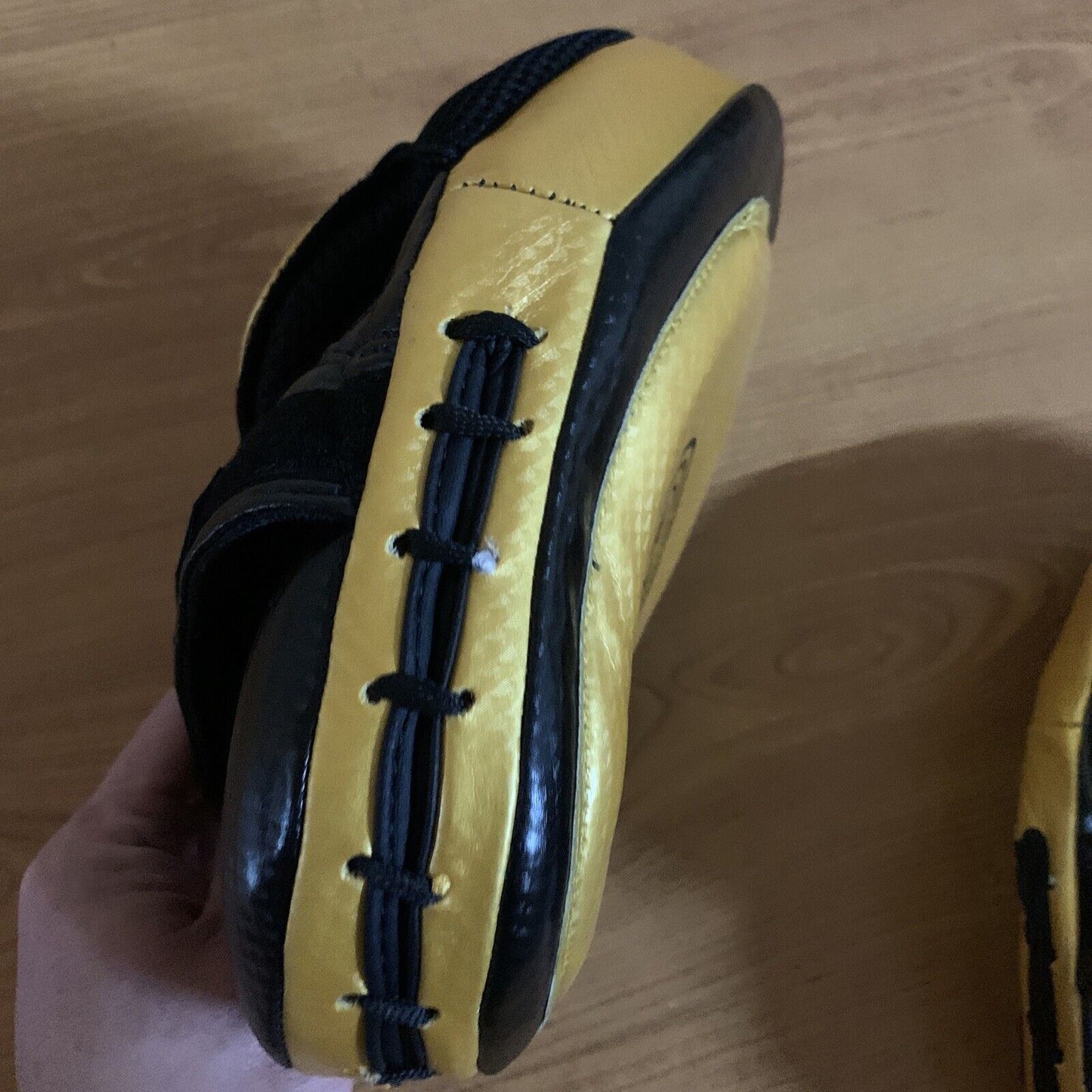 Boxa Training Boxing Pads Mitts Gel Touchpad