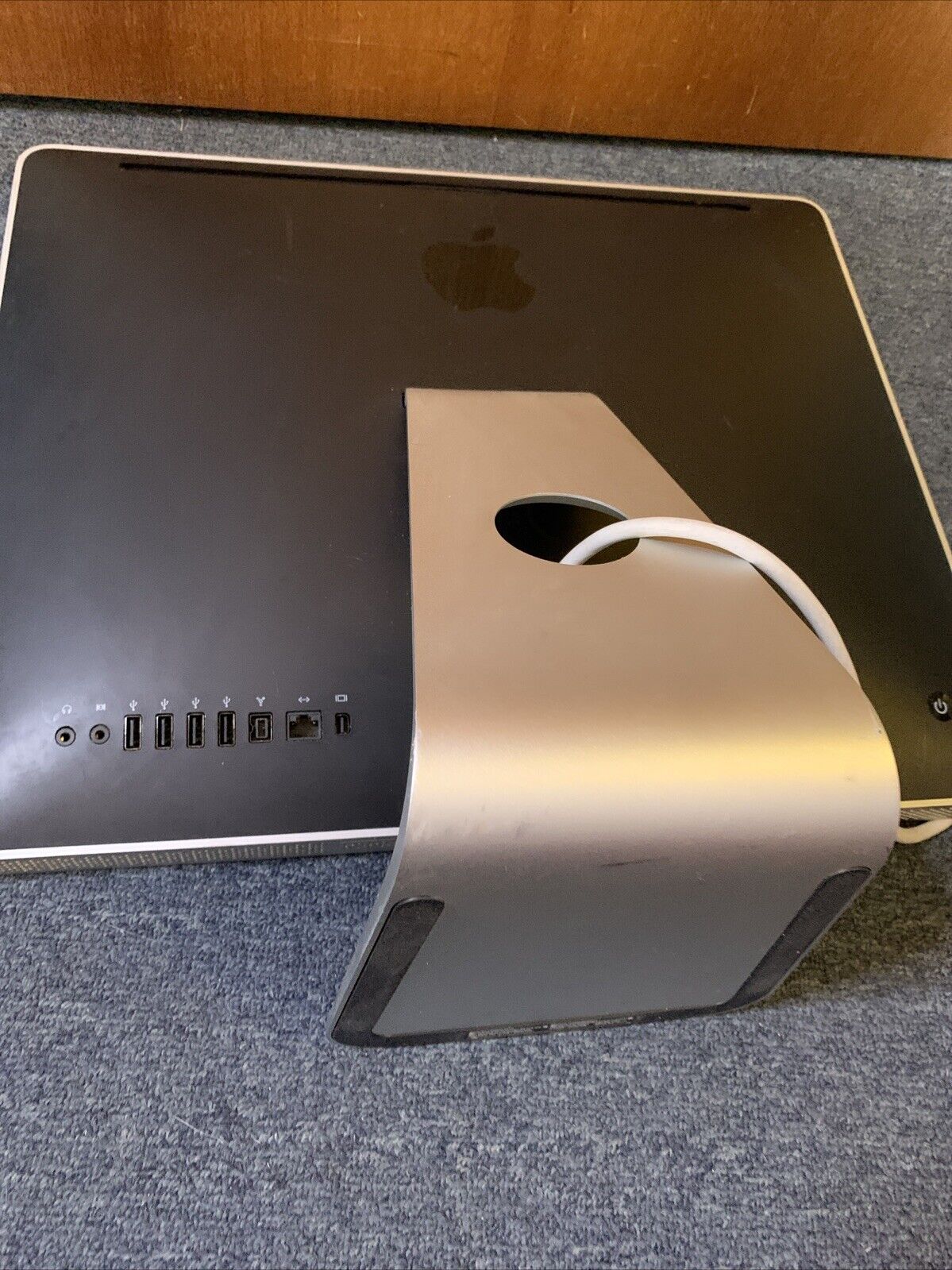 Apple iMac A1224 20" 2.4ghz Core 2 Duo 2gb RAM 320GB DVD Burner WiFi