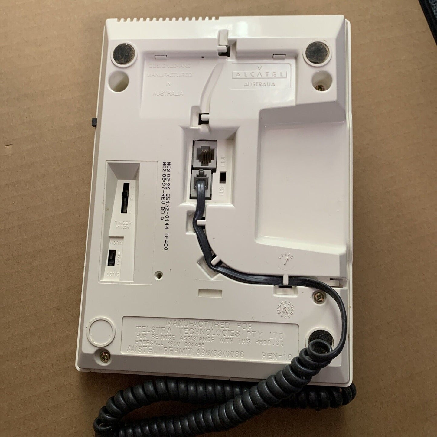 Telstra Touchfone 400 Telephone White Landline NBN Compatible Made in Australia