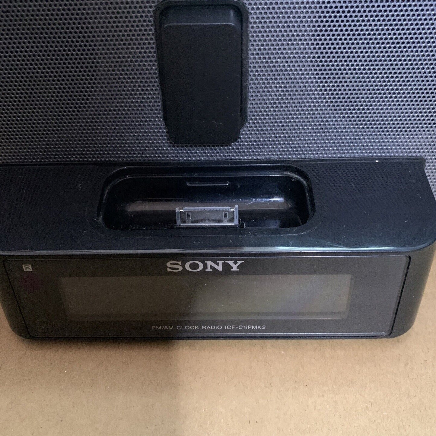 Sony Dream Machine Clock  Radio FM/AM Radio 30-Pin iPhone iPod ICF-C1iPMK2
