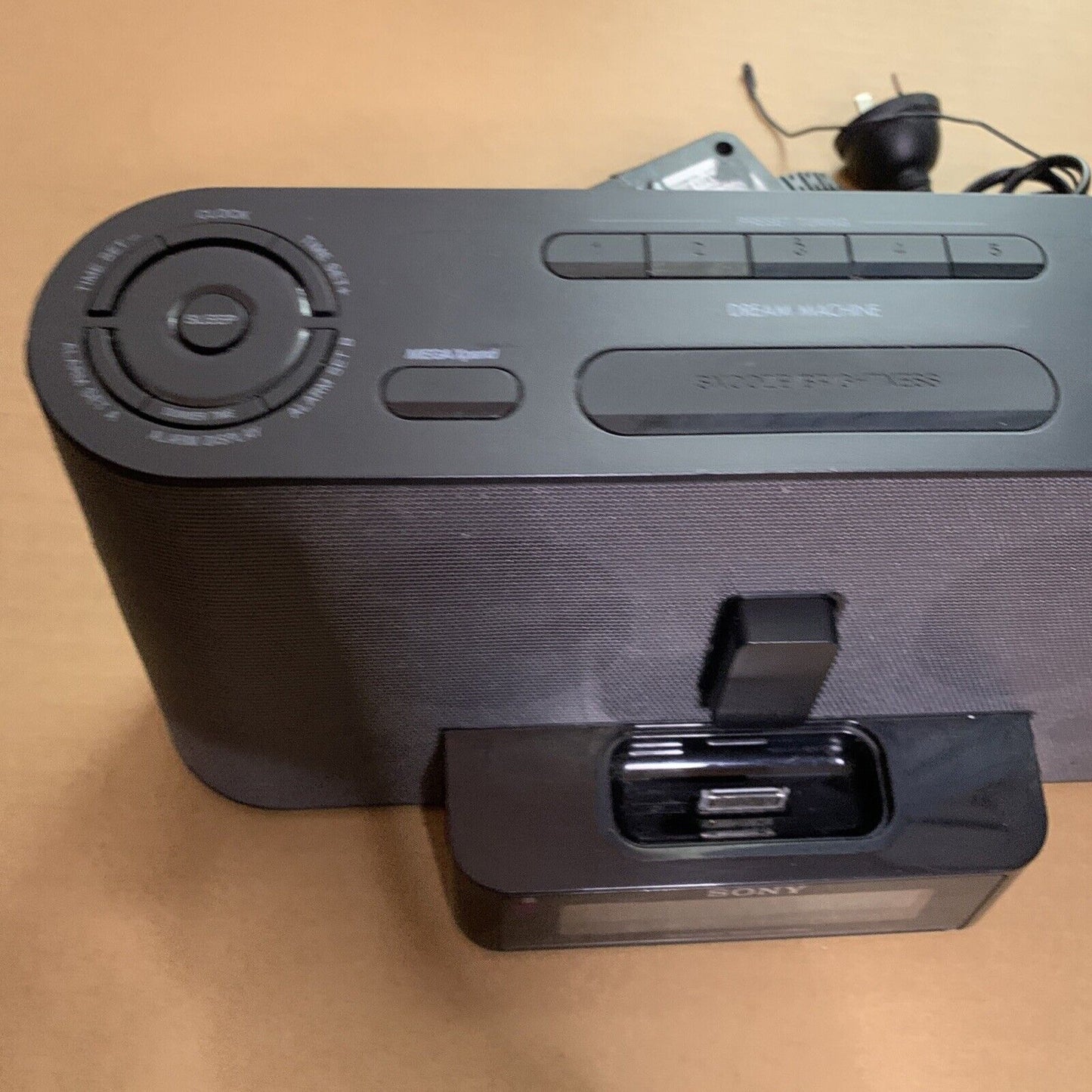 Sony Dream Machine Clock  Radio FM/AM Radio 30-Pin iPhone iPod ICF-C1iPMK2