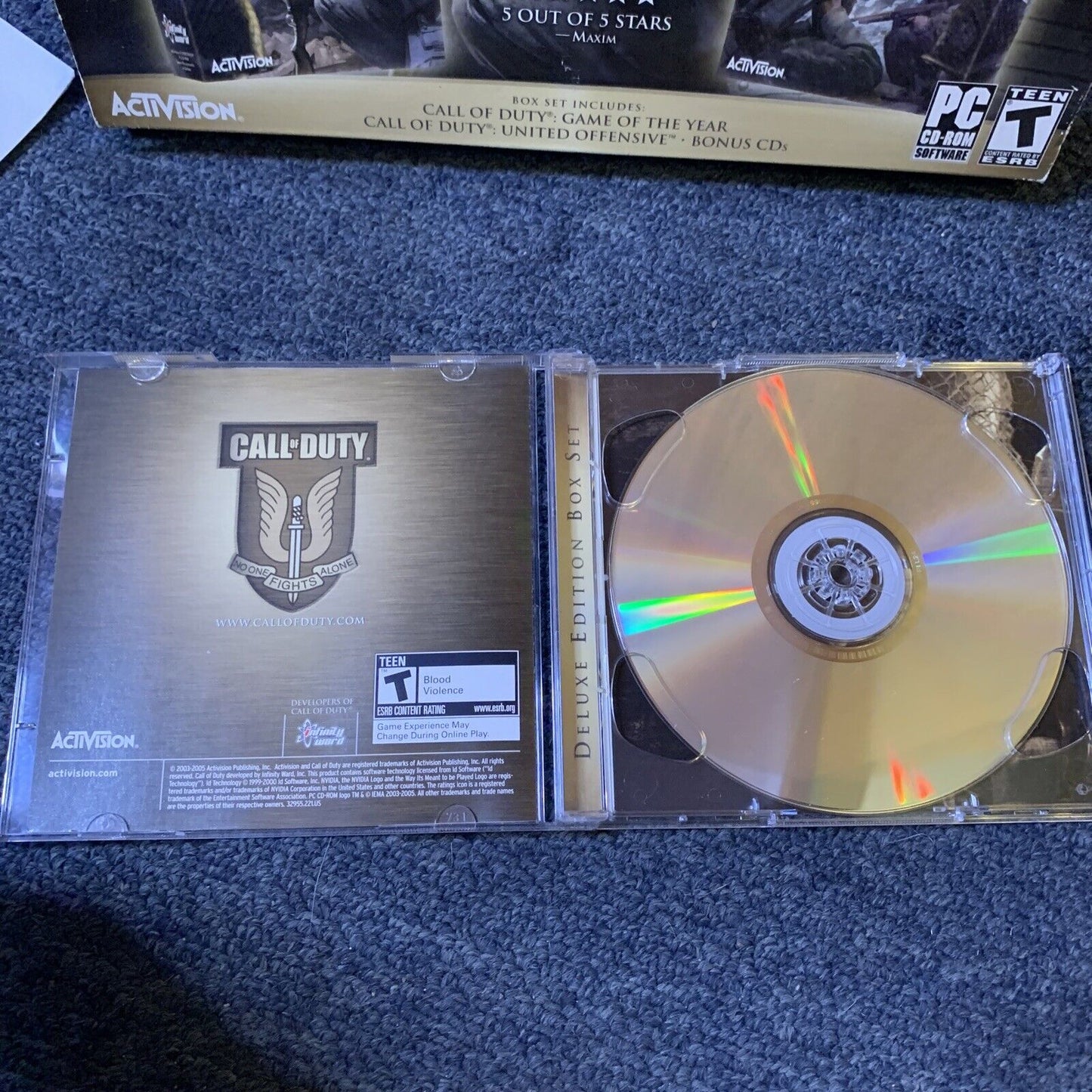 Call Of Duty Deluxe Edition Box Set *Missing 2 CD