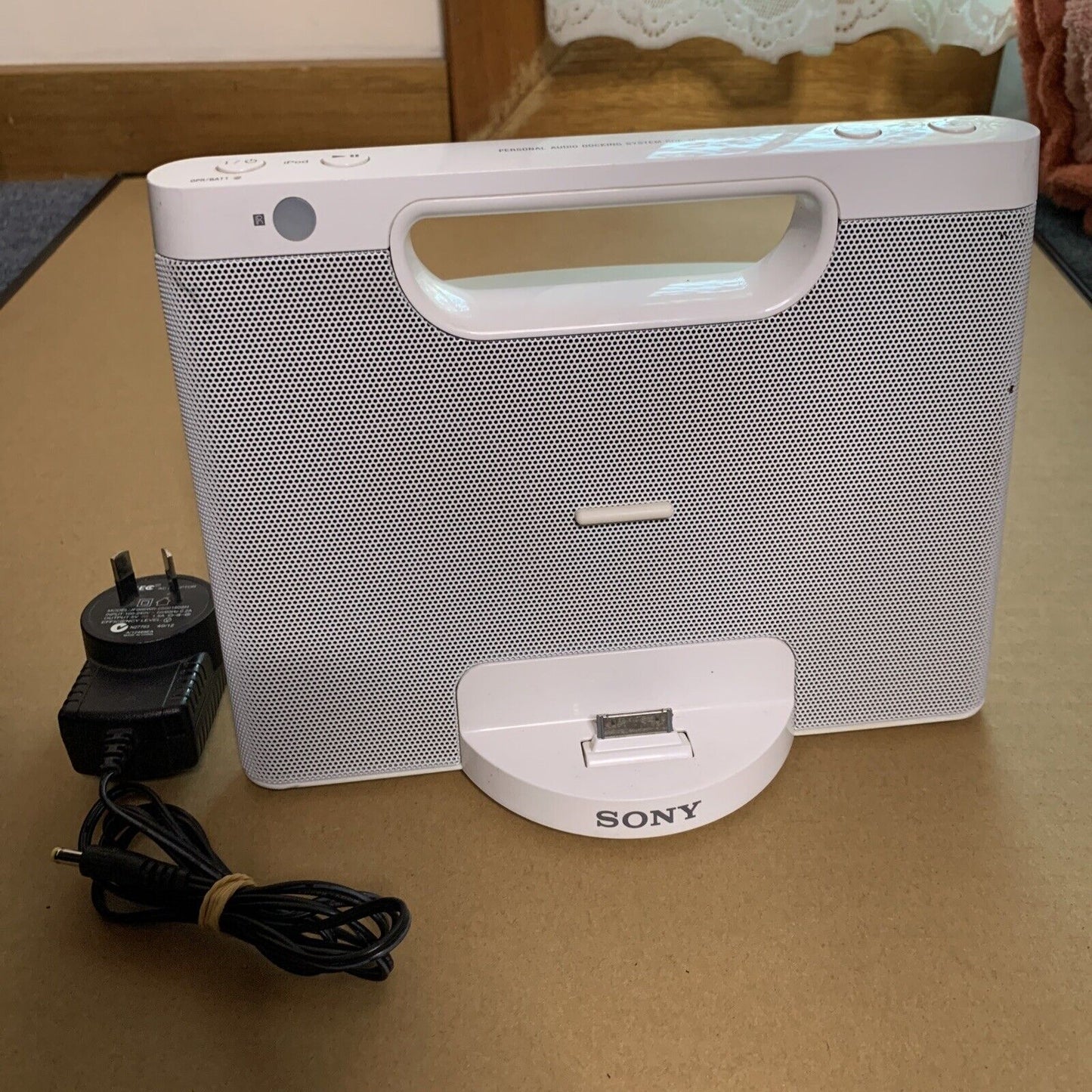 Sony RDP-M7iP Portable Audio Docking Speaker Apple iPod 30pin Dock 3.5mm Aux