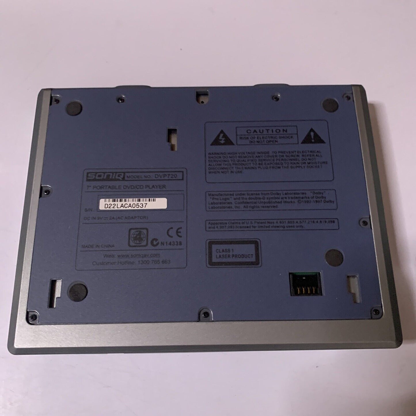 Soniq 7" Portable DVD Player Region 4 DVP720 *Working but flat battery