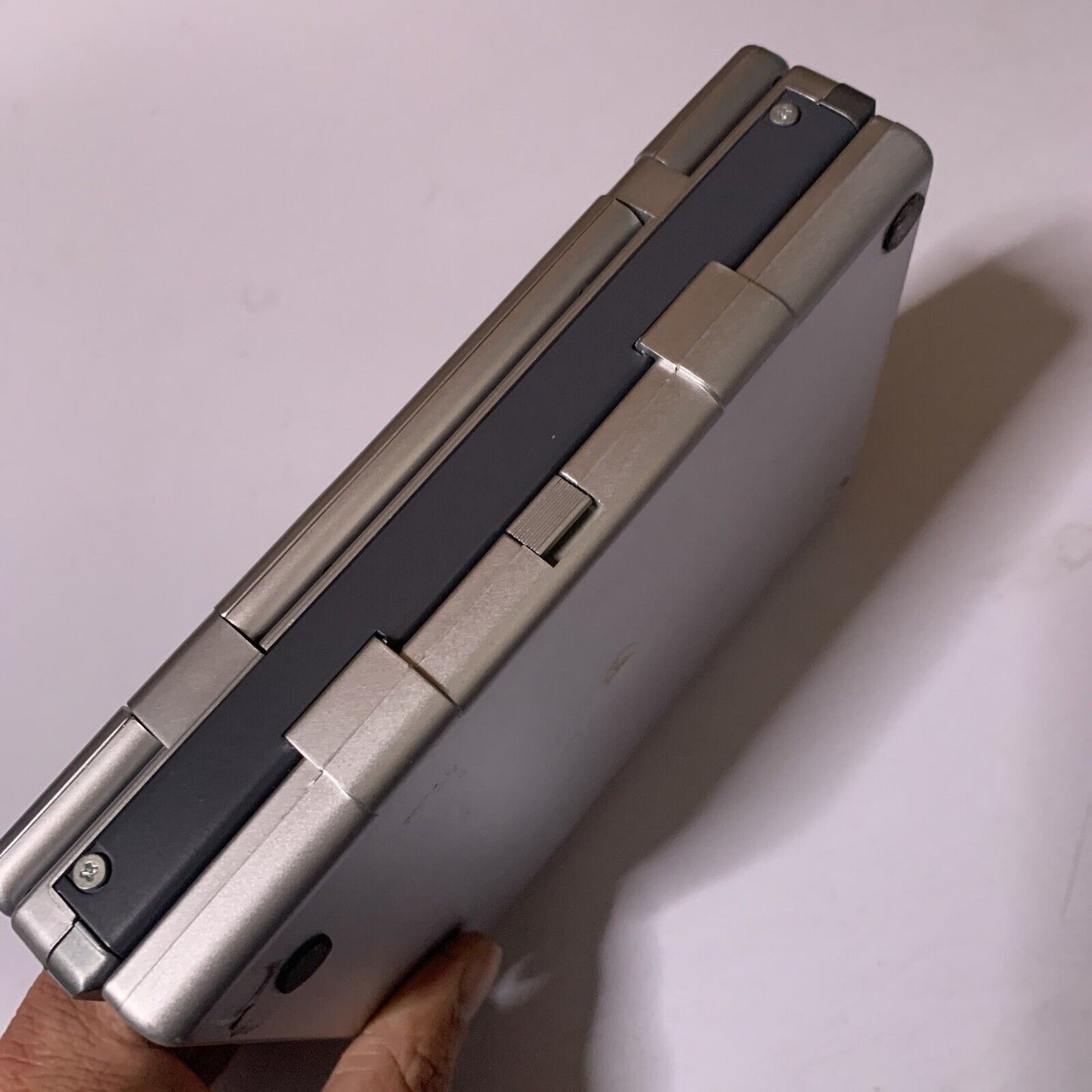 Soniq 7" Portable DVD Player Region 4 DVP720 *Working but flat battery