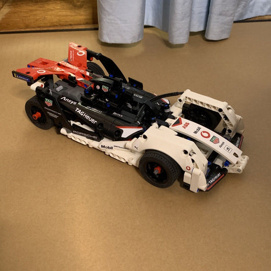 LEGO TECHNIC: Formula E Porsche 99X Electric 42137 *Incomplete