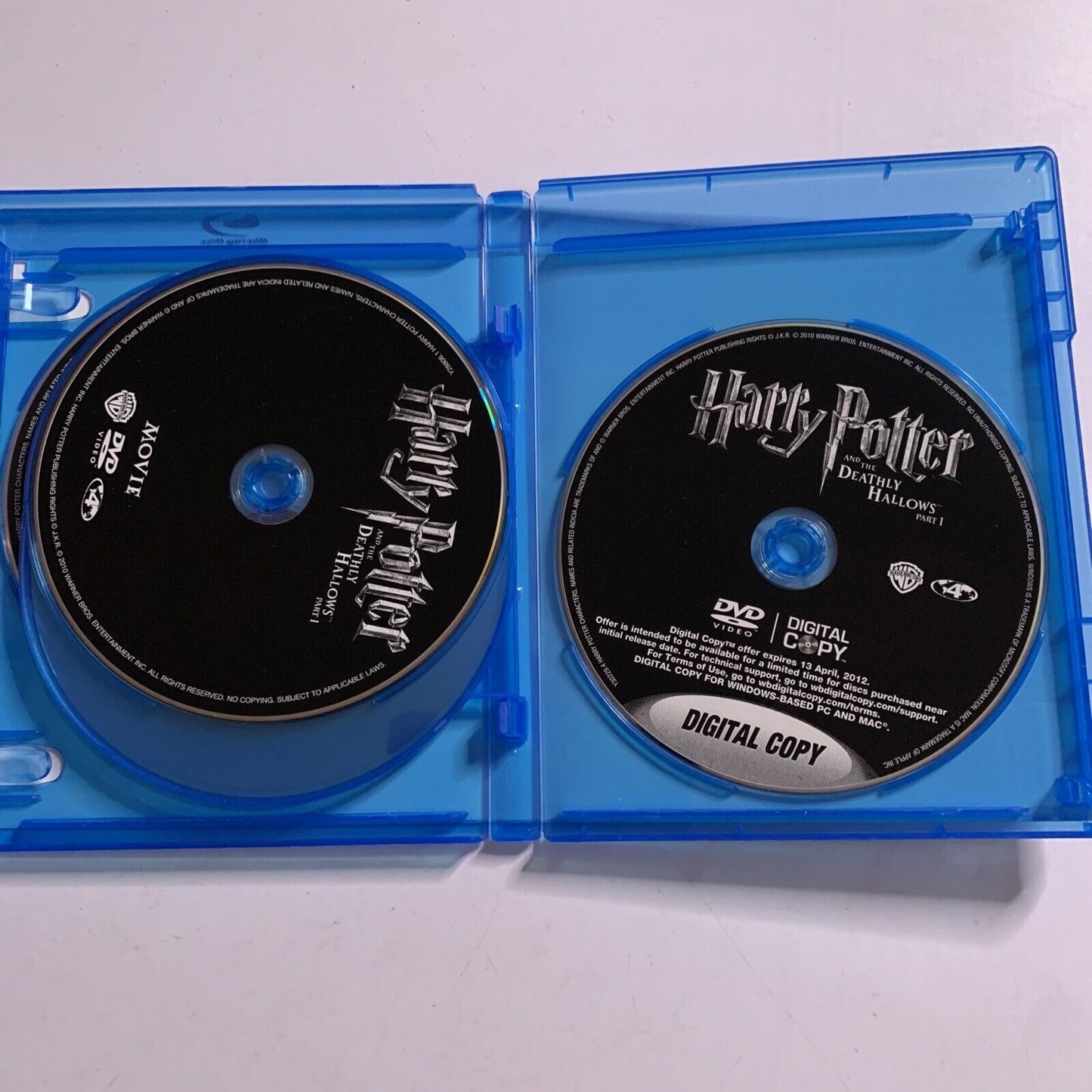 Harry Potter and the Deathly Hallows : Part 1 (Blu-ray, 4-Disc, 2010) Region B