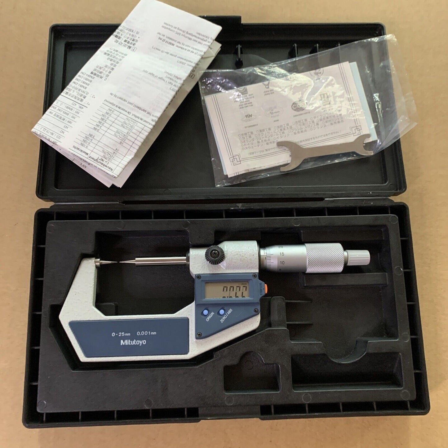 Mitutuyo Inside Caliper Micrometer 0-25mm 0.001mm 345-511-30 *LCD Display Issue