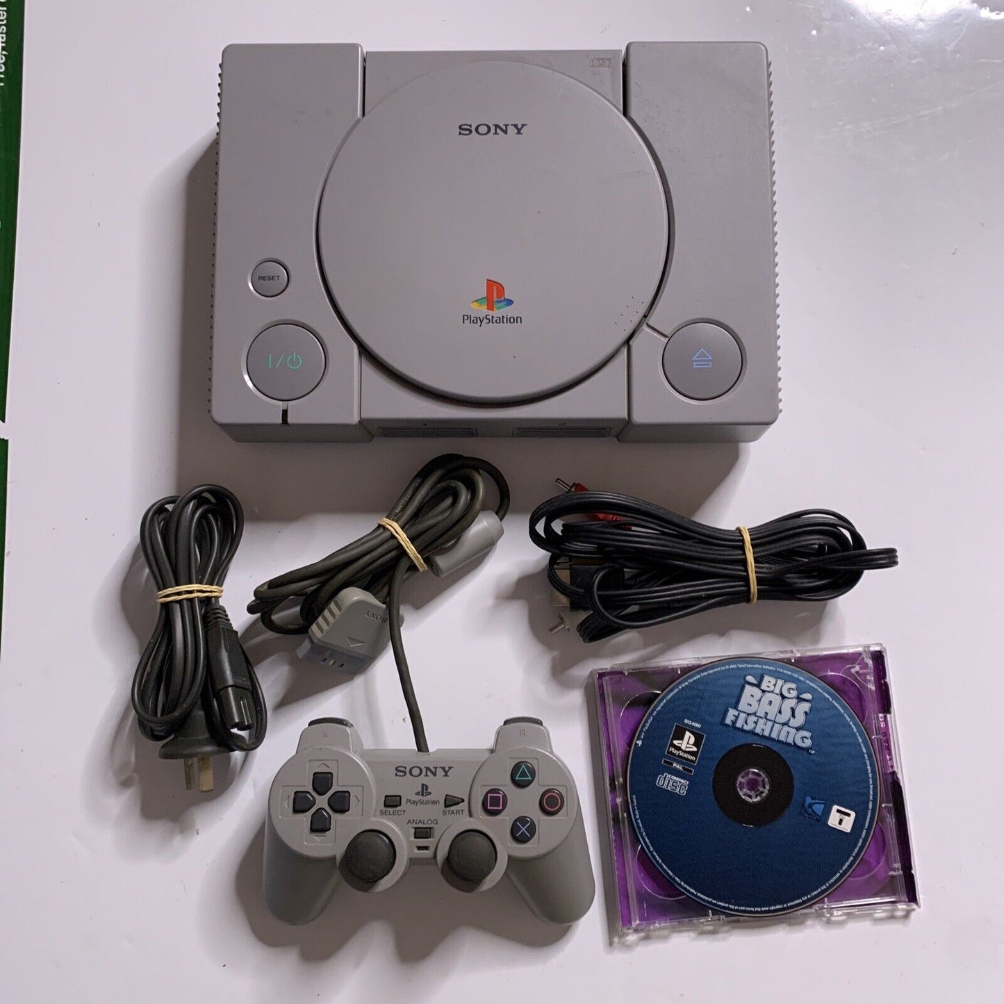 Sony Playstation 1 Console PS1 Grey PAL + Controller, AV, Power, Game SCPH-9002