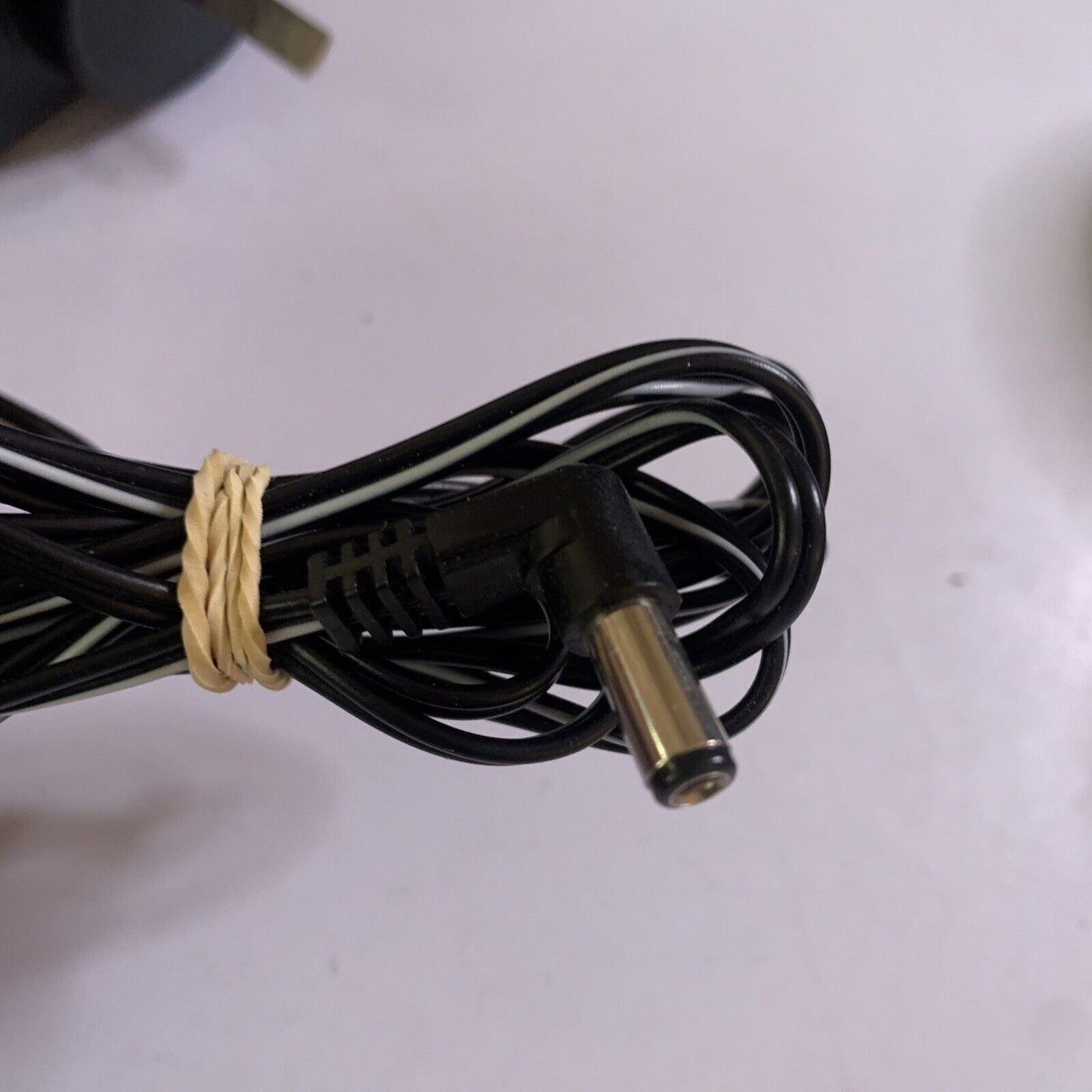 Genuine Telstra Power Supply TT-300-6B AC Adapter 9v 300mA