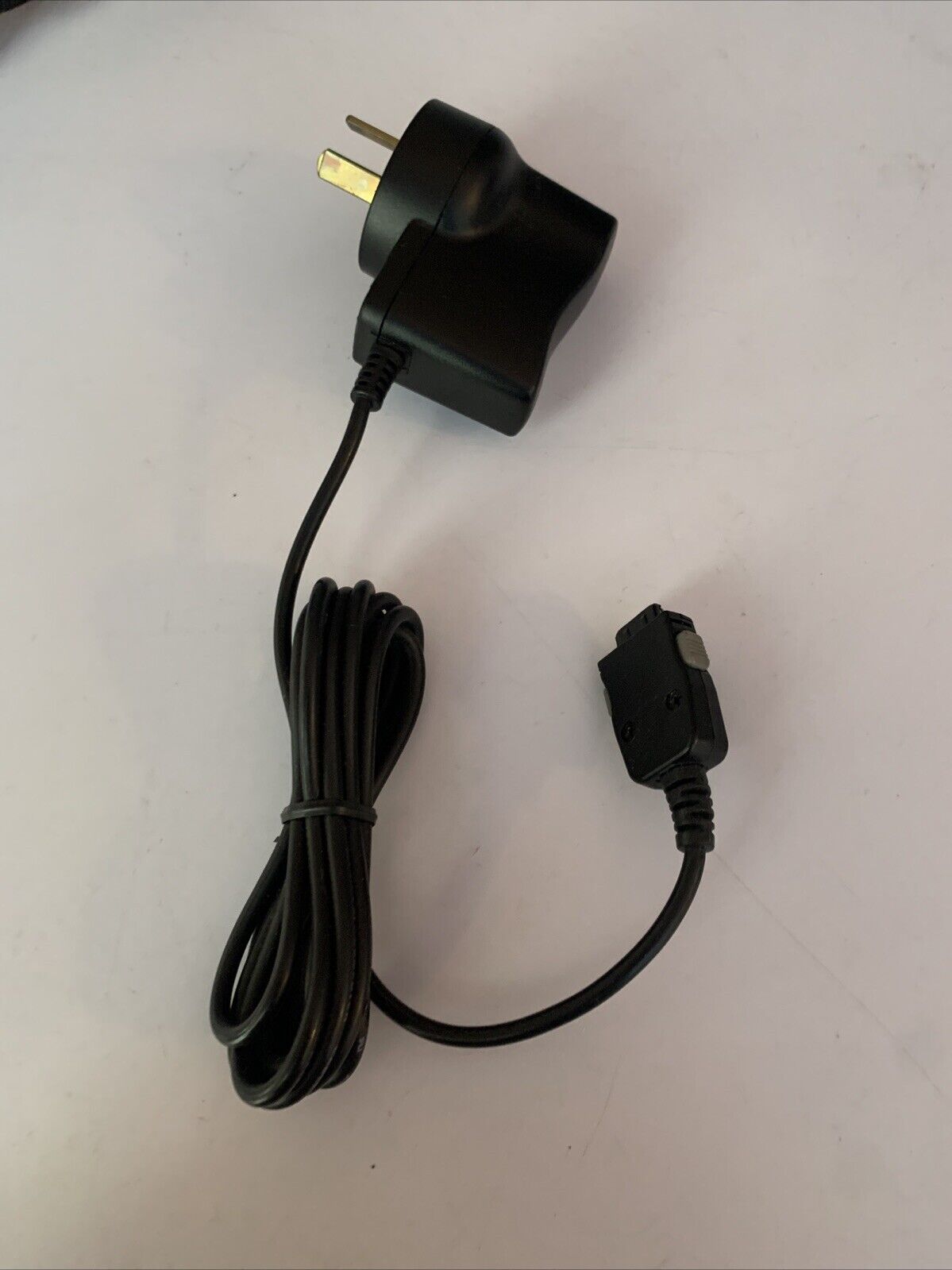 Genuine Samsung Travel Adaptor TAD037HBE 5V 0.7A Mobile Charger