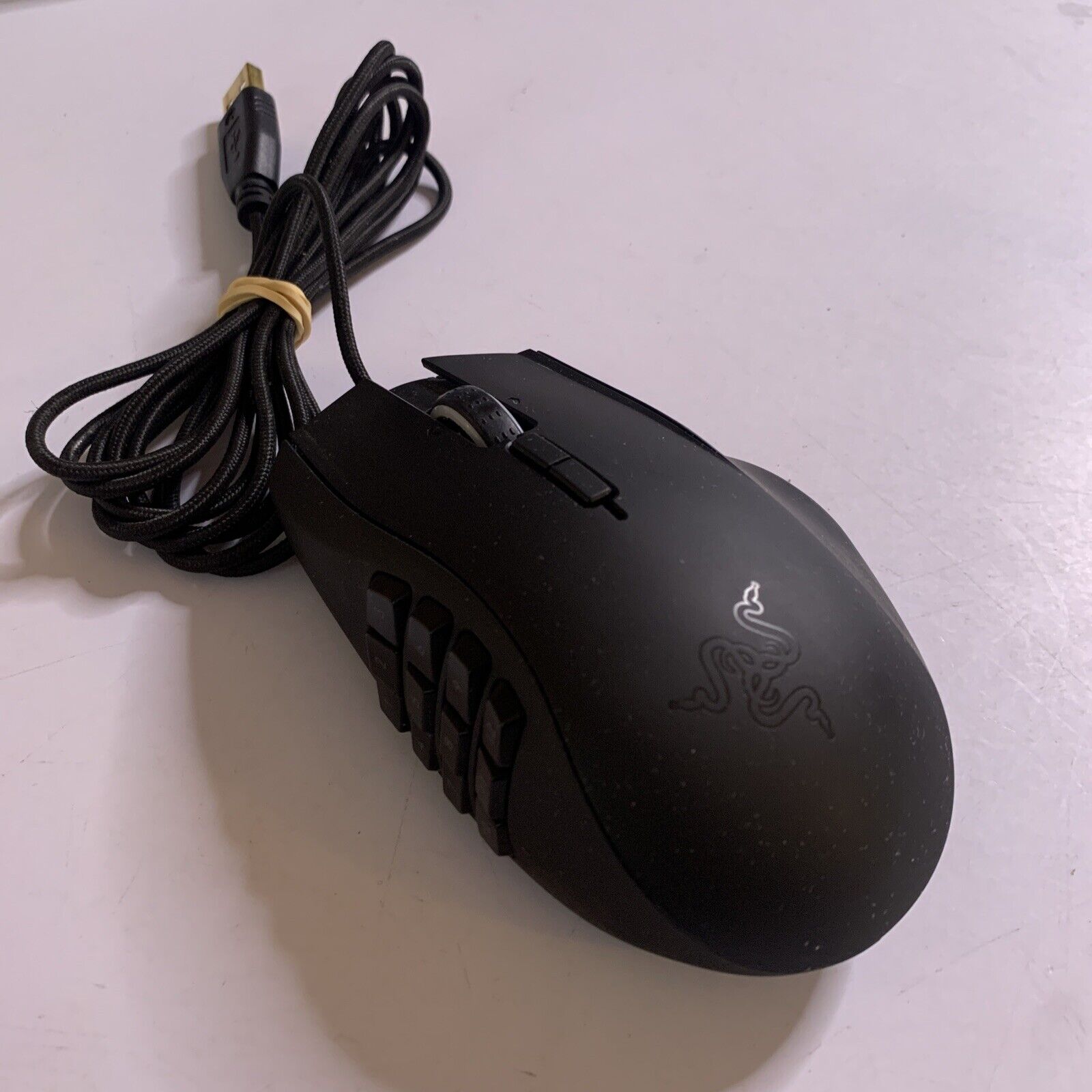 Razer Naga Ergonomic Gaming Mouse 12 Programmable Buttons RZ01-0104 ...