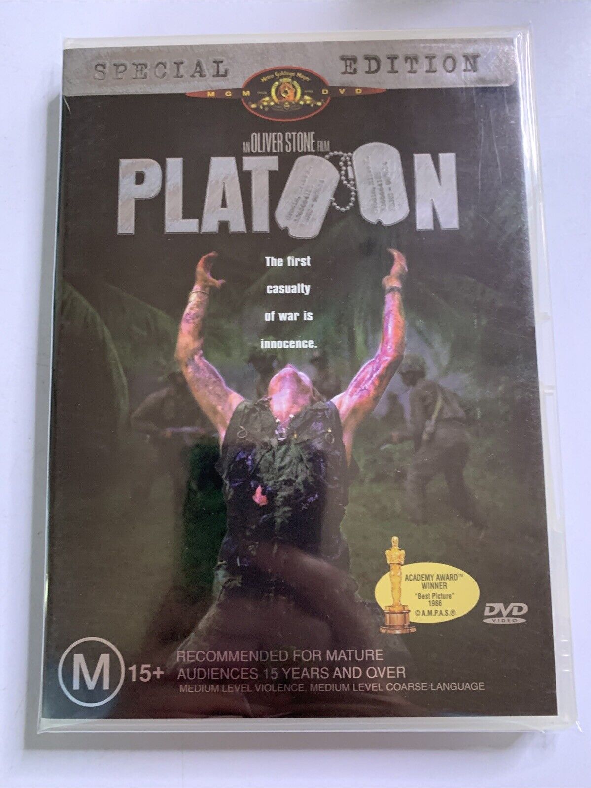 Platoon (DVD, 1986) Charlie Sheen, Willem Dafoe, Tom Berenger Region 4  NEW
