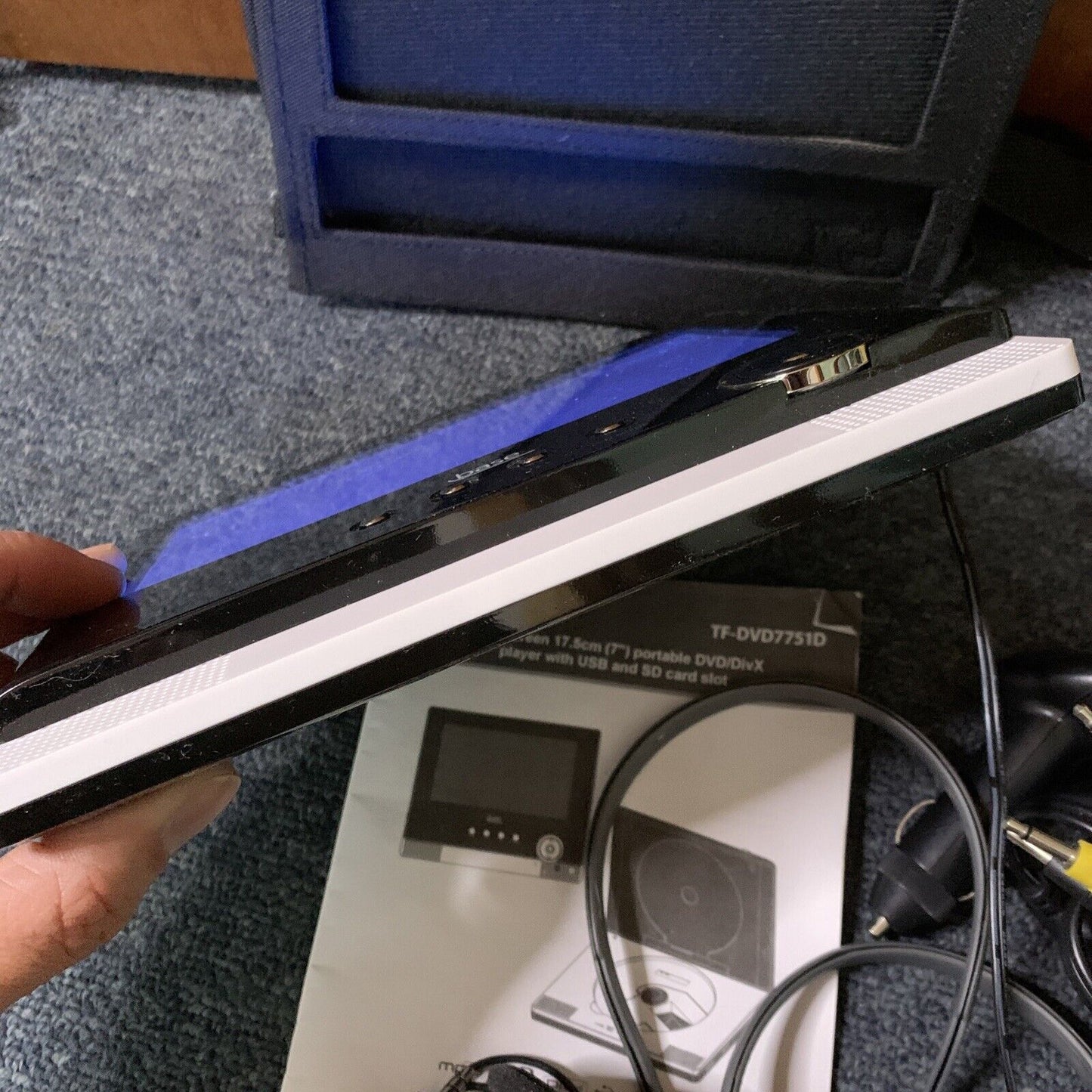 Base Dual Screen 7" Portable DVD Player USB SD Card with Power supply