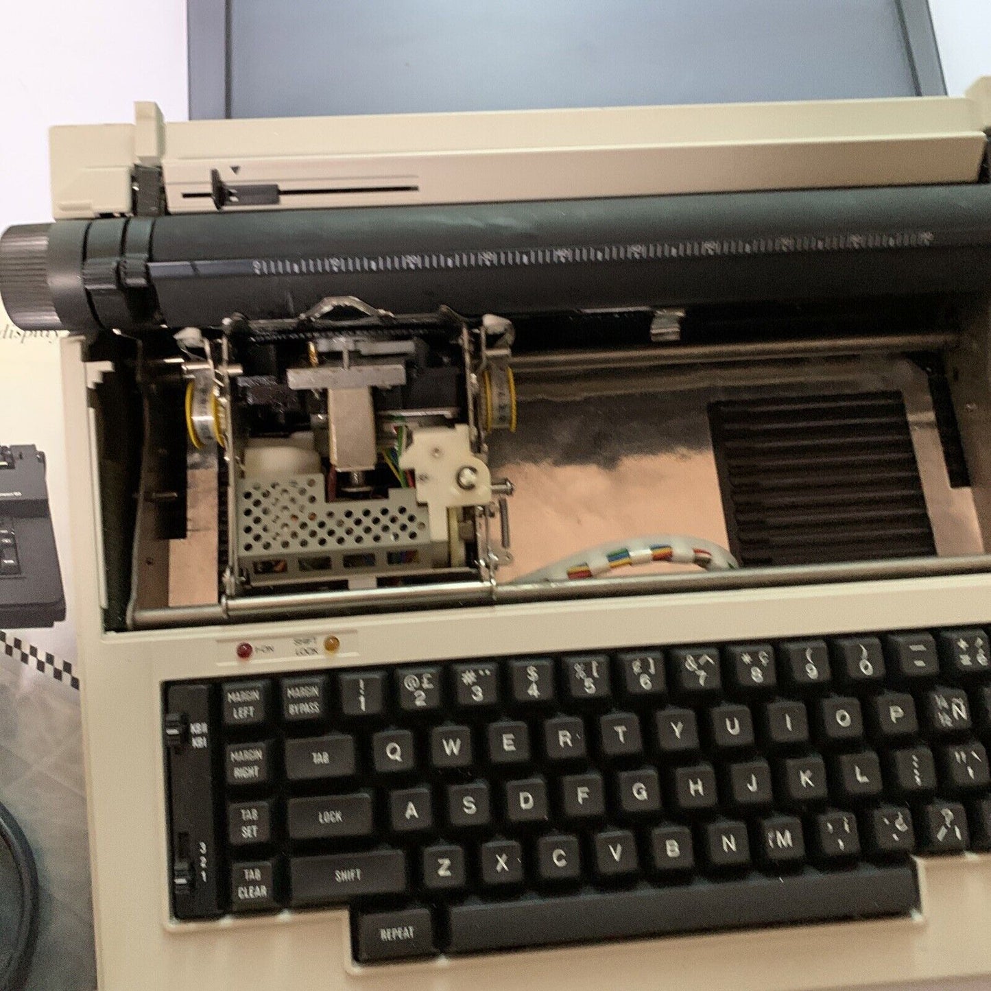 Olivetti ET Personal 50 Typewriter *For Parts Or Repair