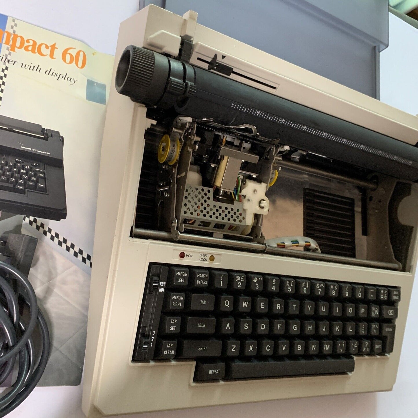 Olivetti ET Personal 50 Typewriter *For Parts Or Repair