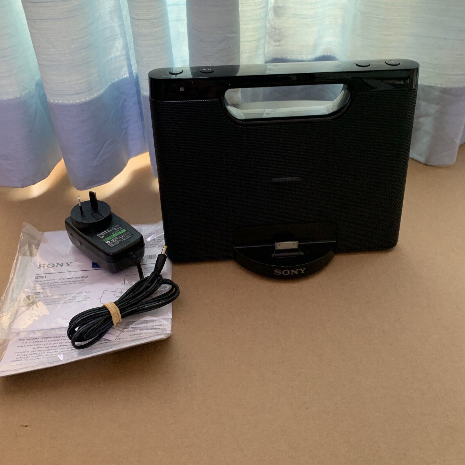 Sony RDP-M7iP Complete Portable Audio Speaker Dock System 30-pin iPod ...