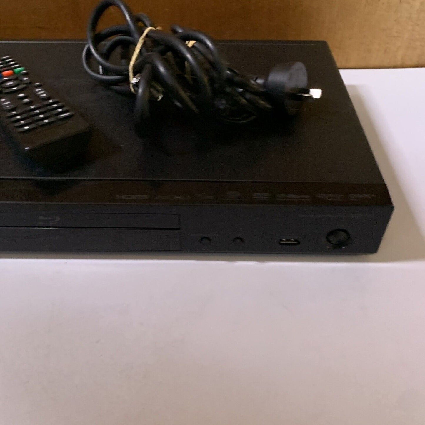 Pioneer Blu-ray 3D and DVD Player with Remote BDP-140 Region B&4