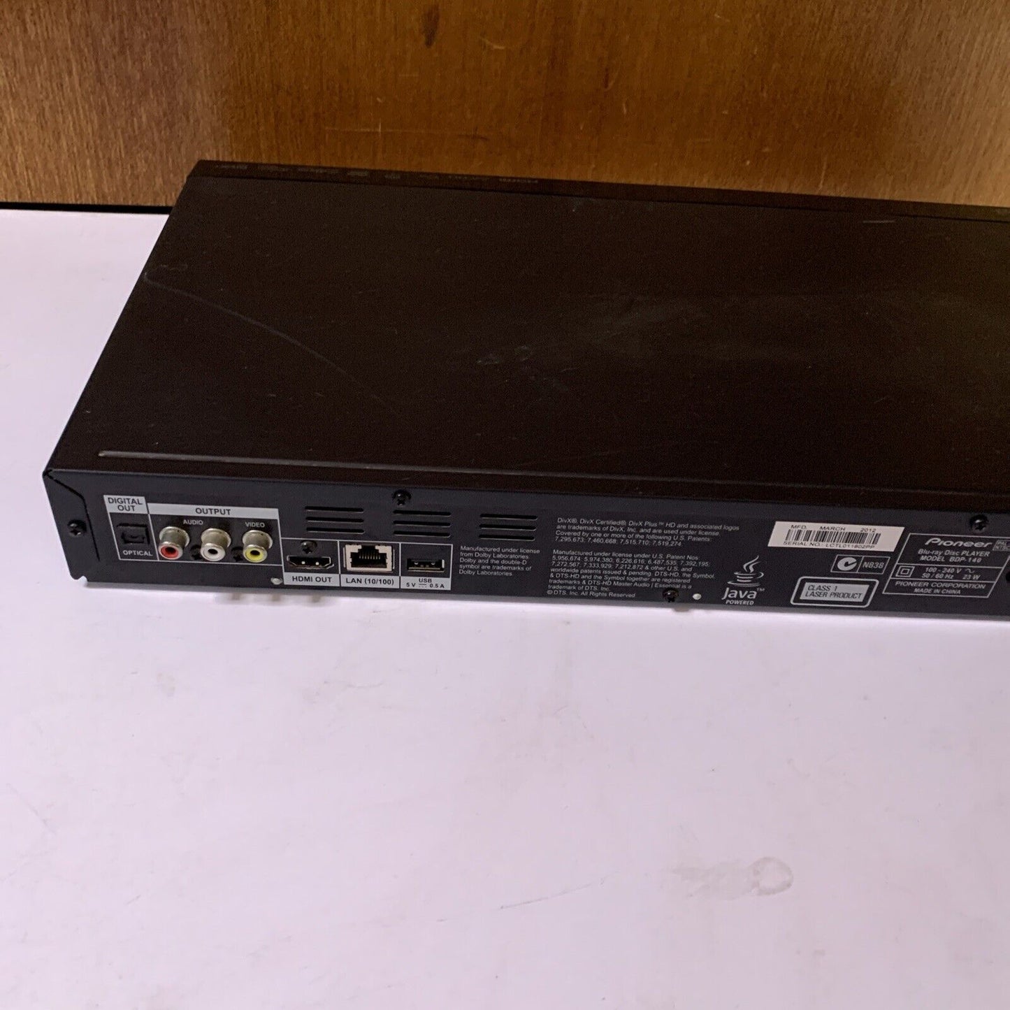 Pioneer Blu-ray 3D and DVD Player with Remote BDP-140 Region B&4