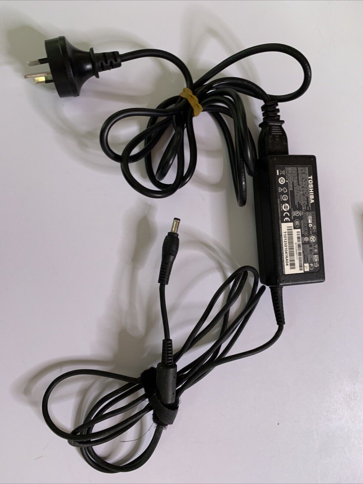 Genuine Toshiba PA-1650-22 Laptop Power Supply Charger 19V 3.42A 65W