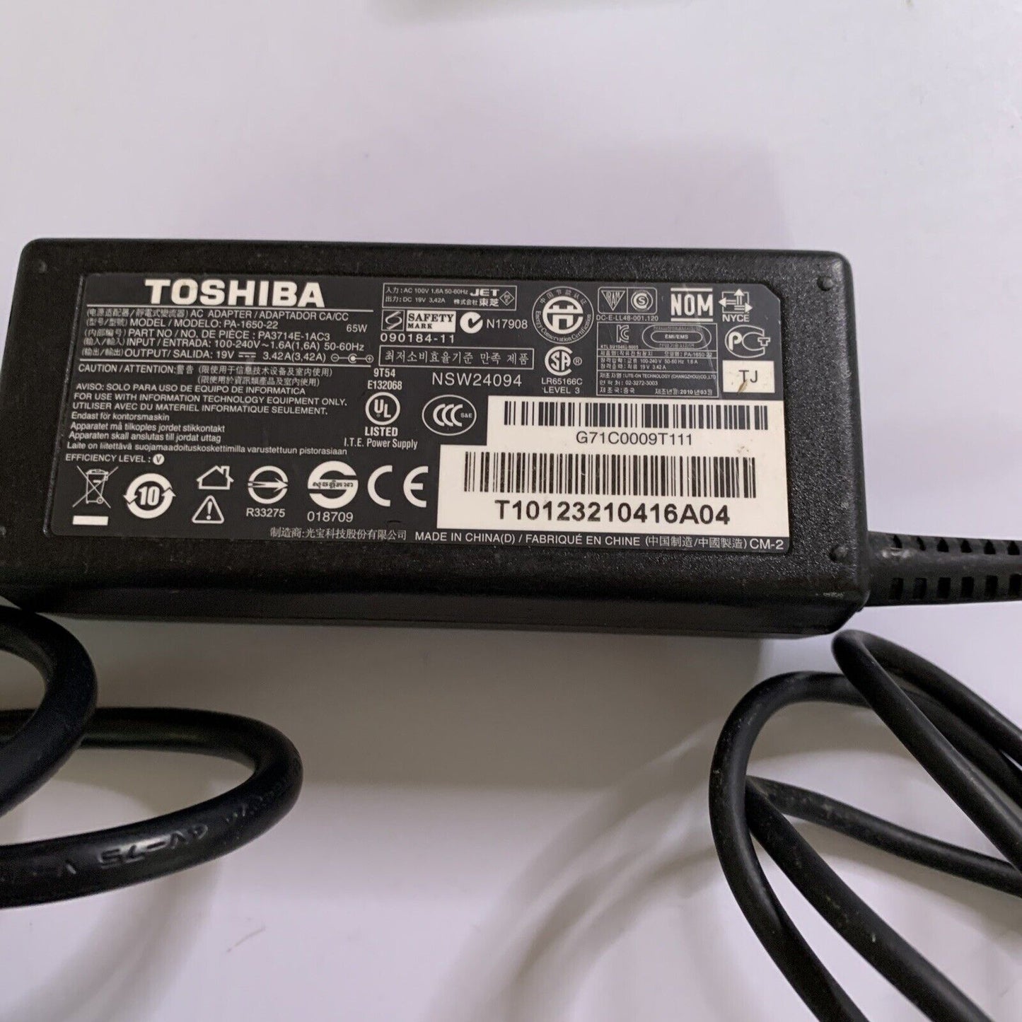 Genuine Toshiba PA-1650-22 Laptop Power Supply Charger 19V 3.42A 65W