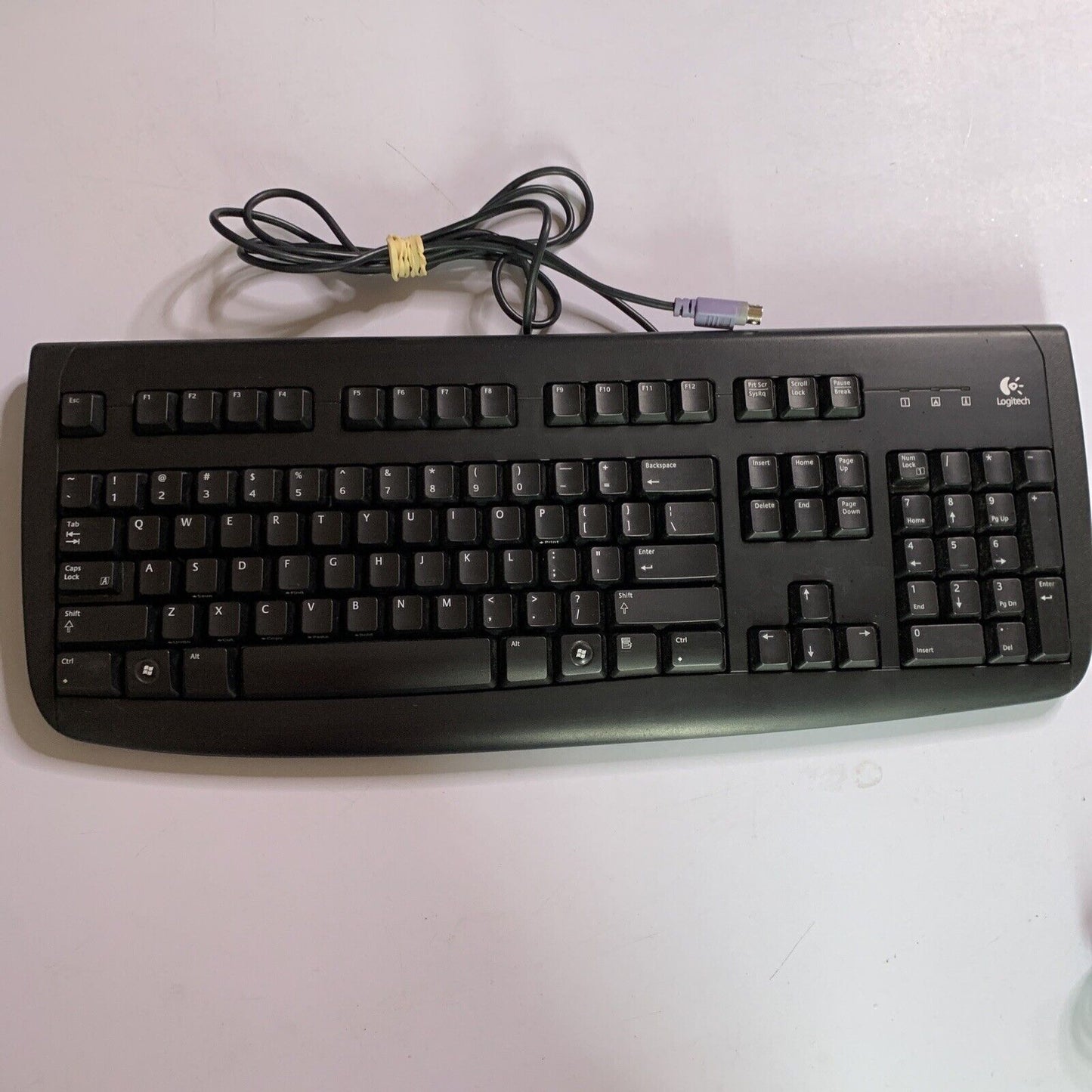 Logitech Deluxe 250 Keyboard + Logitech Mouse Combo PS/2 Wired