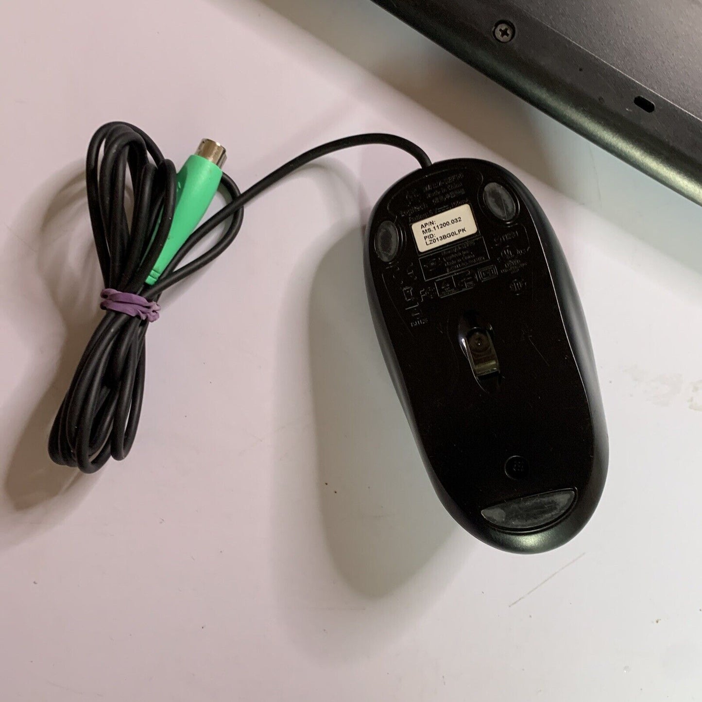 Logitech Deluxe 250 Keyboard + Logitech Mouse Combo PS/2 Wired