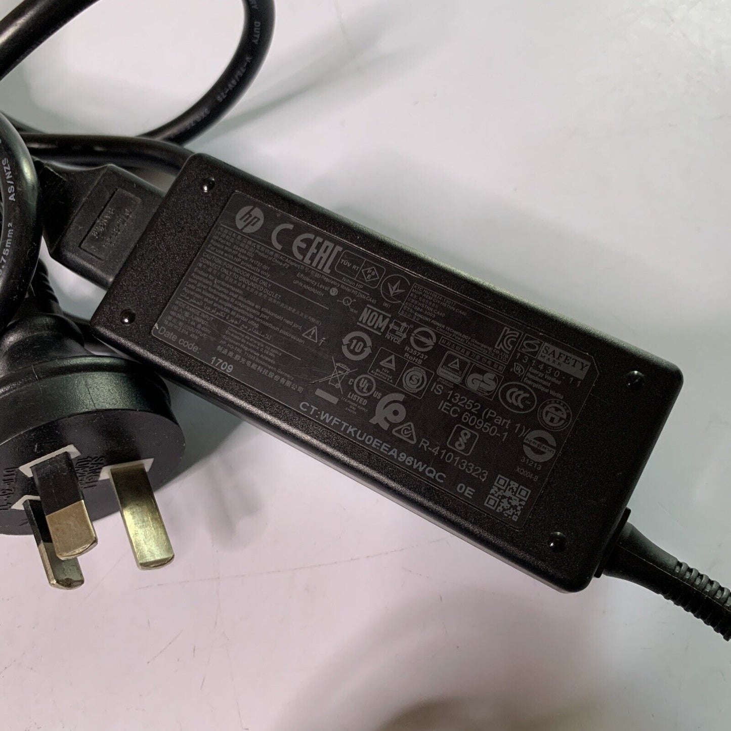 Genuine HP HSTNN-CA04 Laptop Notebook Power Supply 19.5V 2.31A
