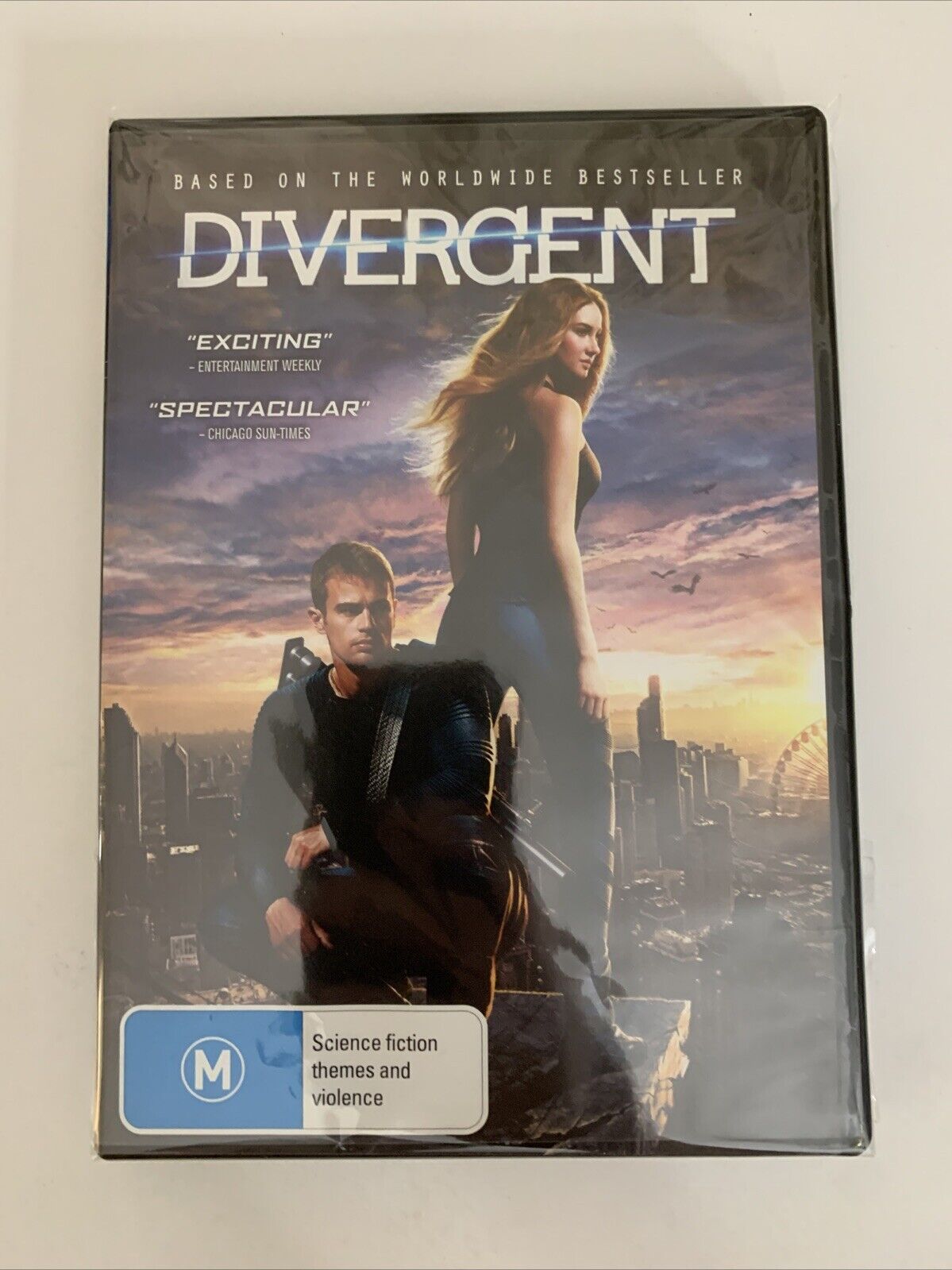 Divergent (DVD, 2014) Kate Winslet, Shailene Woodley, Ashley Judd Region 4  NEW