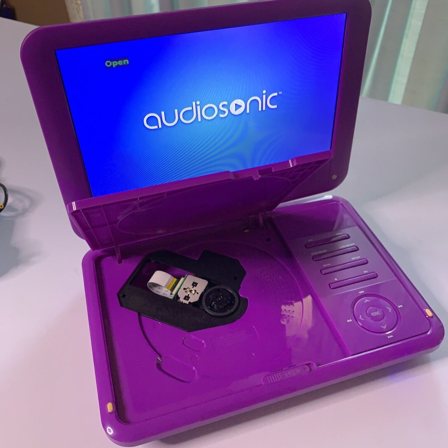 Audiosonic 9" Portable DVD Player Region 4 PD-924