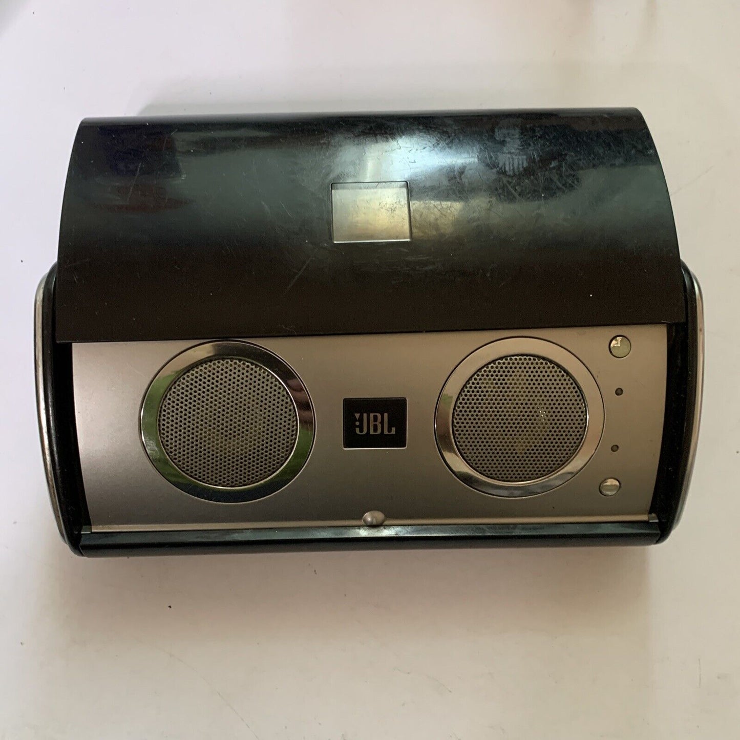 JBL On Tour Portable Speaker 3.5mm Jack Takes AAA Batteries