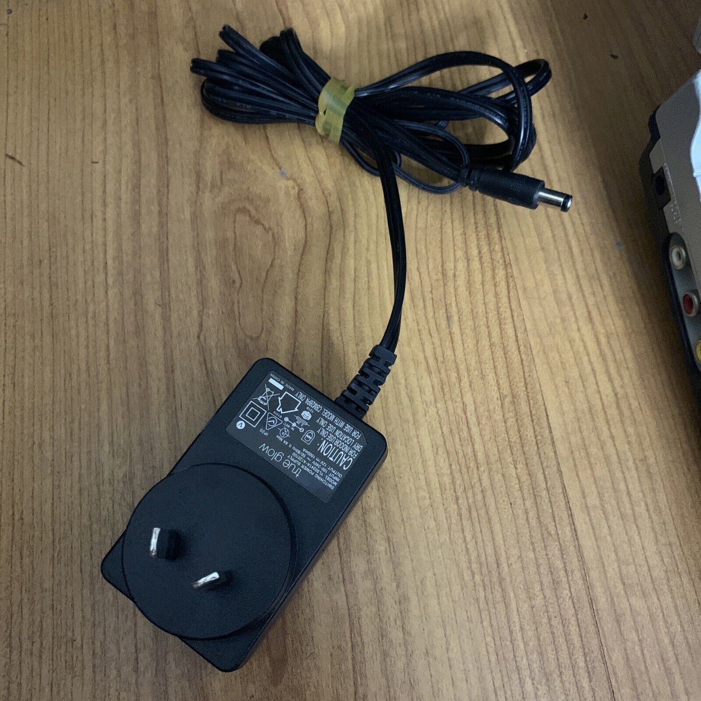 Audiosonic 14cm Portable DVD Player KM1356 *Cannot Read DVD Disc