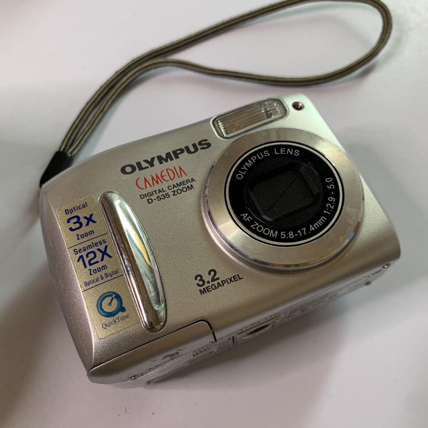 Olympus CAMEDIA D-535 3.2MP  Silver Digital Camera 3X Optical *Loose Battery Lid