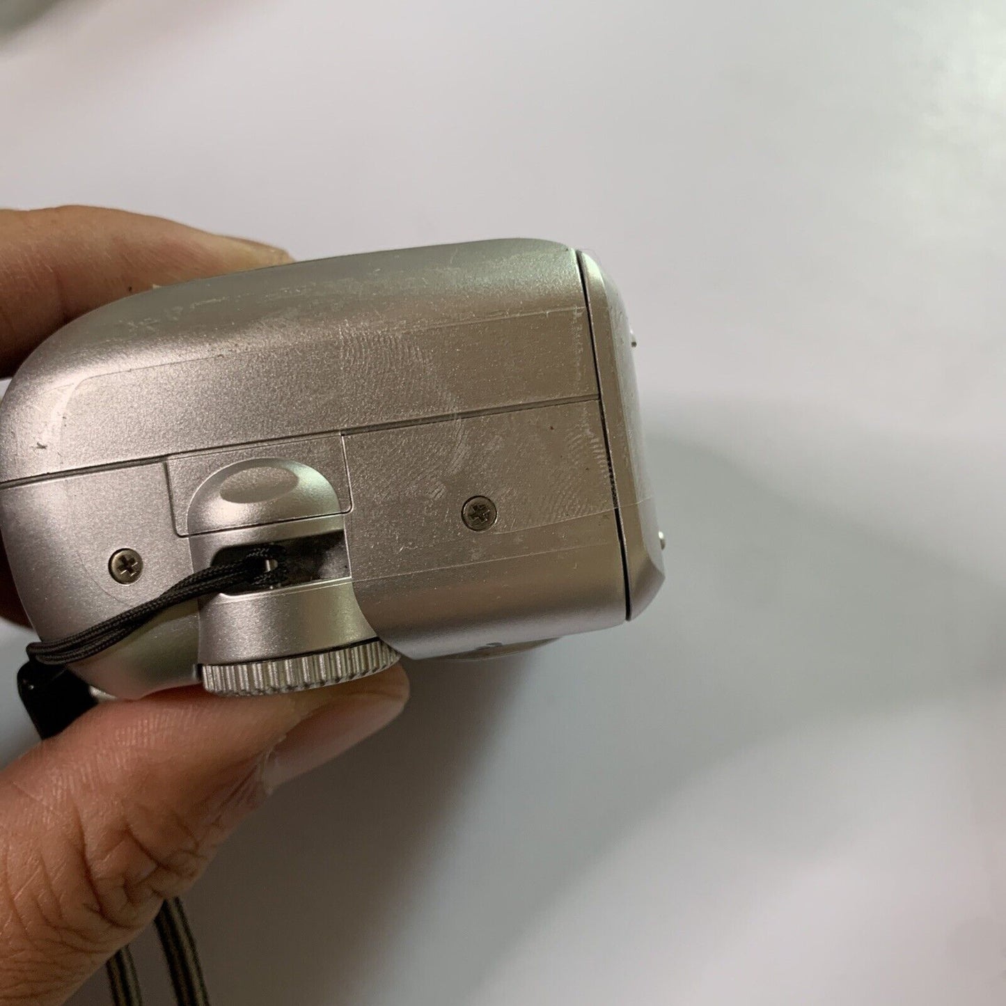 Olympus CAMEDIA D-535 3.2MP  Silver Digital Camera 3X Optical *Loose Battery Lid