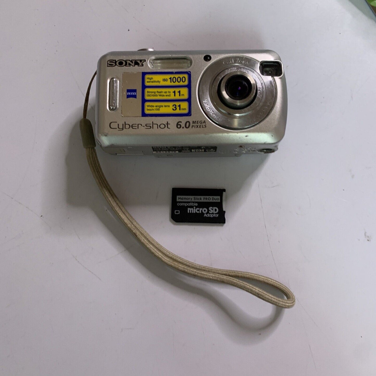 Sony Cybershot DSC-S600 Digital Camera 6MP 3x Zoom Zeiss Lens 1GB Memory Stick