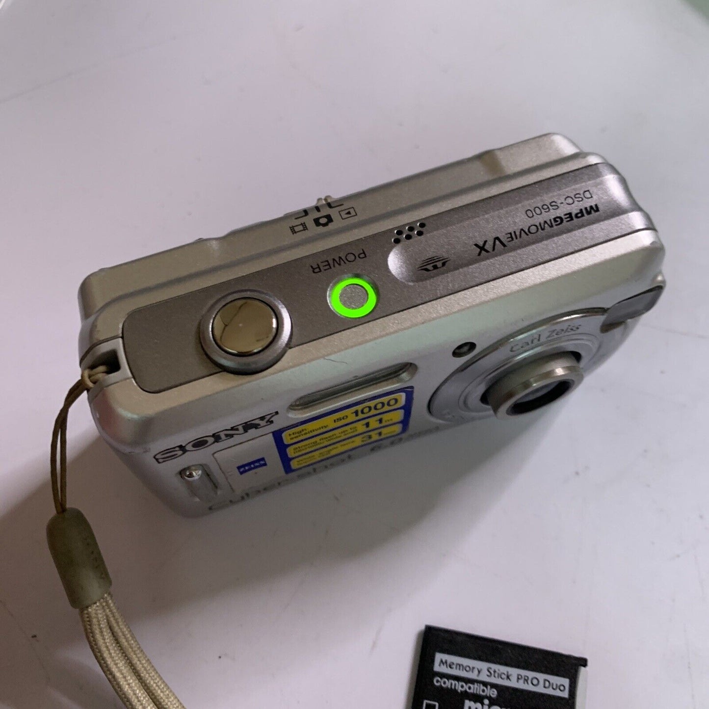 Sony Cybershot DSC-S600 Digital Camera 6MP 3x Zoom Zeiss Lens 1GB Memory Stick