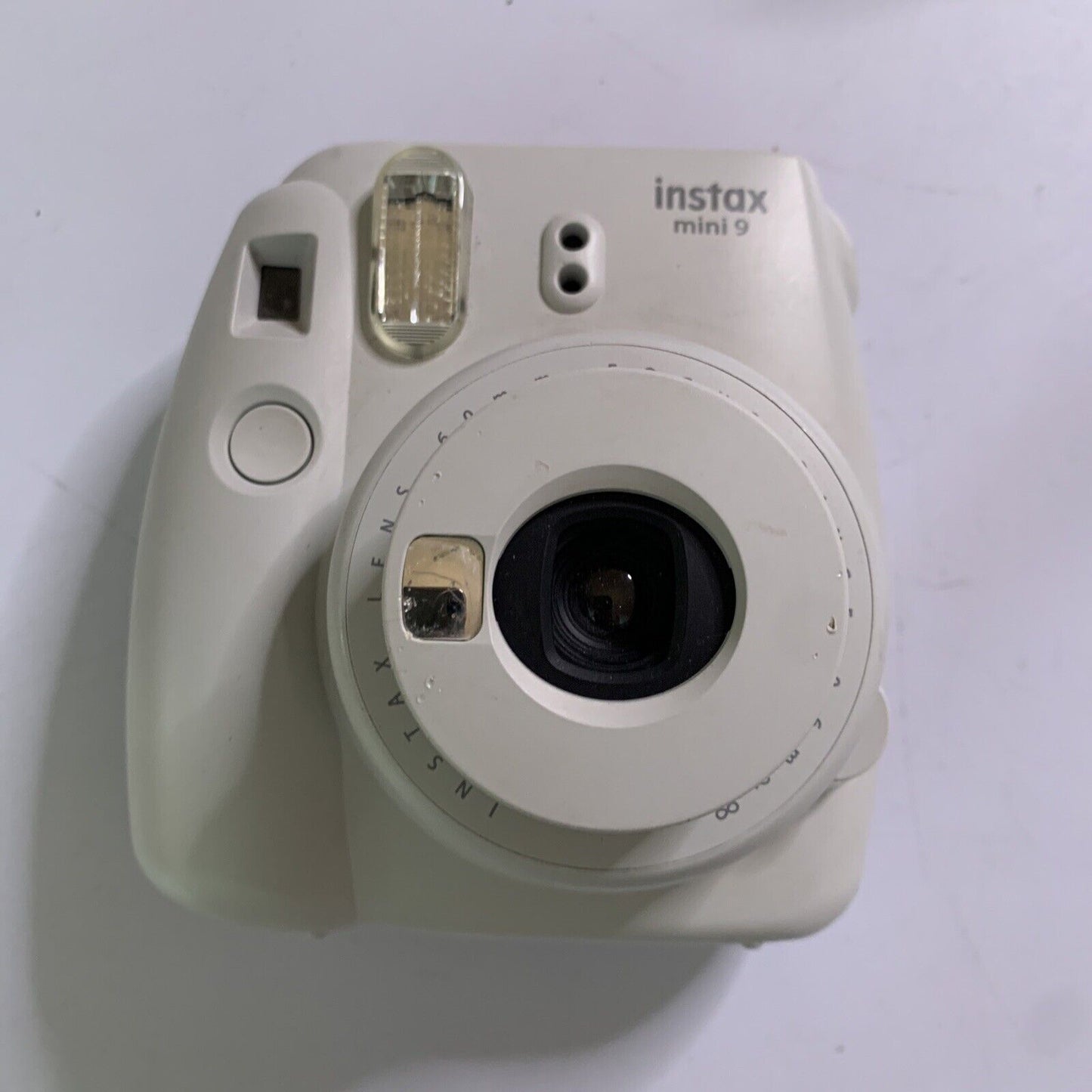 Fujifilm Instax Mini 9 Instant Camera White  *Missing Battery Lid