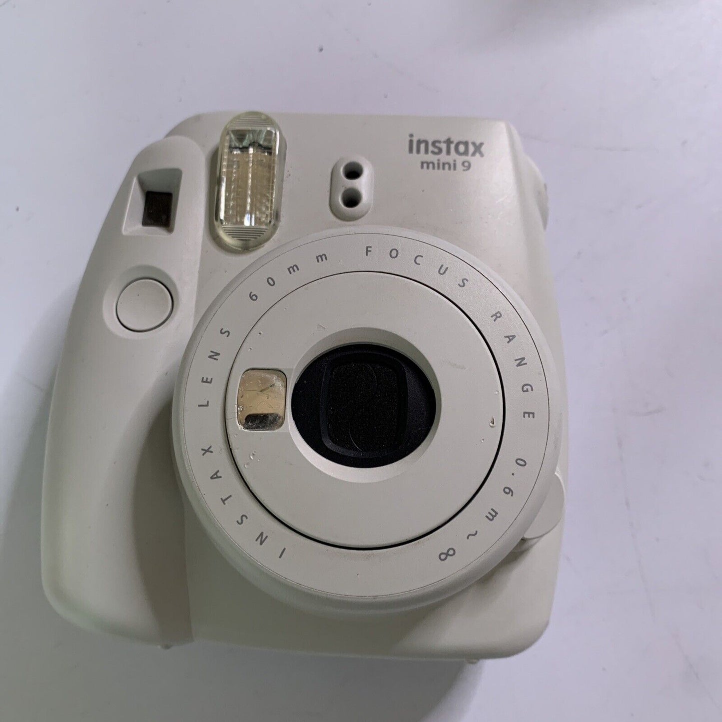 Fujifilm Instax Mini 9 Instant Camera White  *Missing Battery Lid