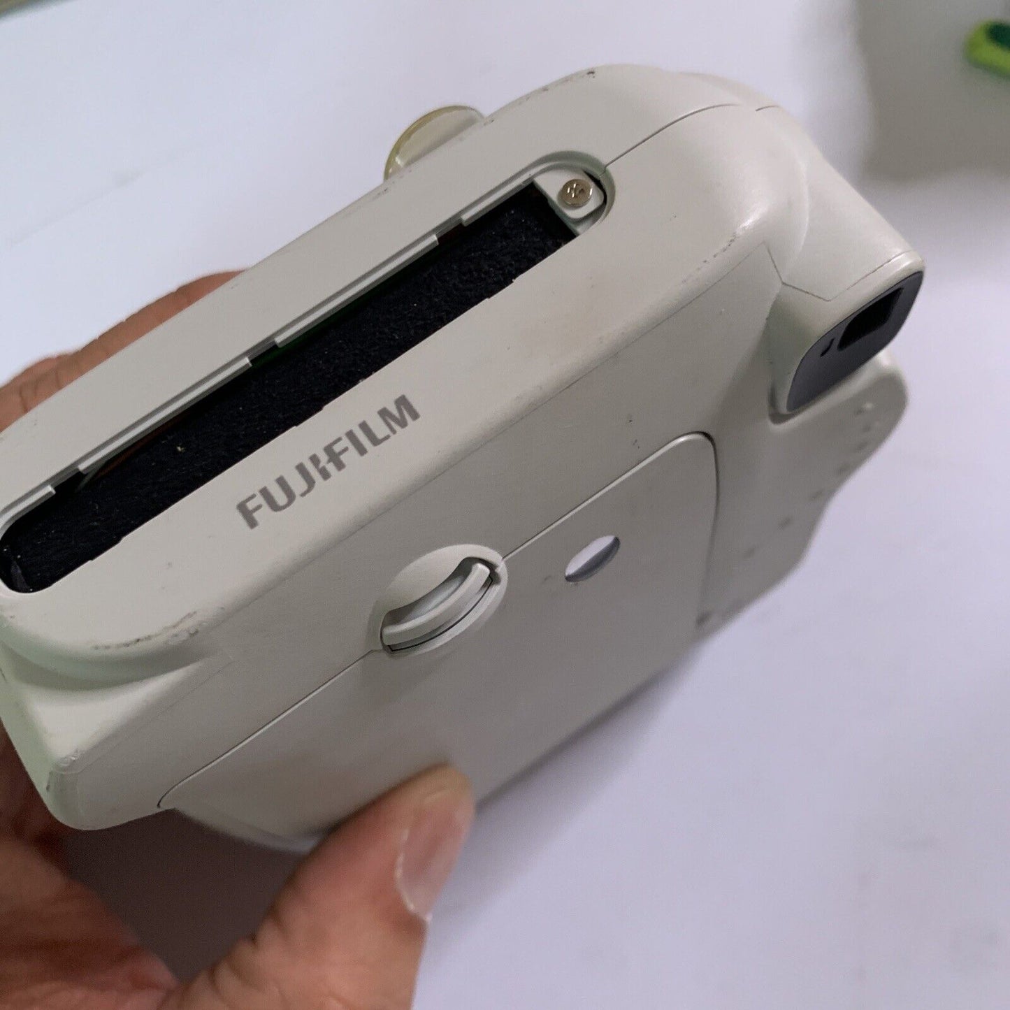 Fujifilm Instax Mini 9 Instant Camera White  *Missing Battery Lid