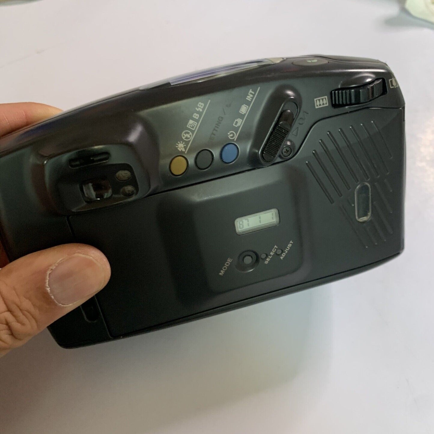 Pentax Zoom 105-R 35mm Film Point & Shoot Camera with Flash