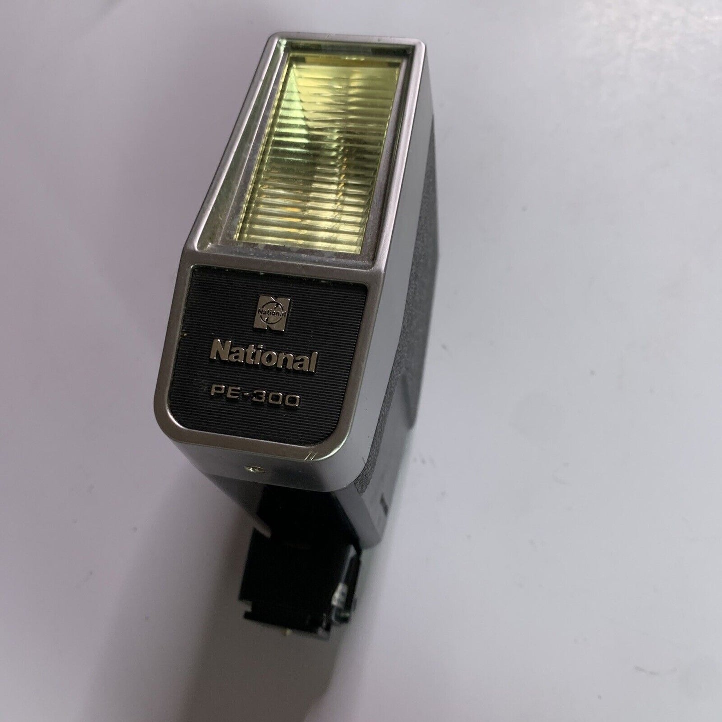 National PE-300 Camera Flash